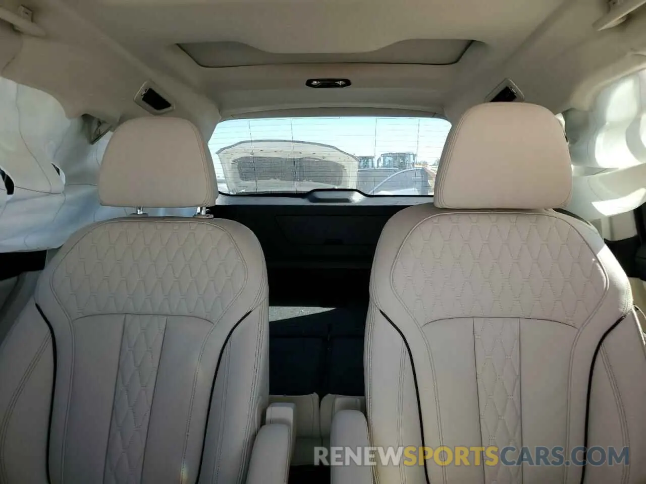 10 Фотография поврежденного автомобиля 5UXCW2C06N9N12916 BMW X7 2022