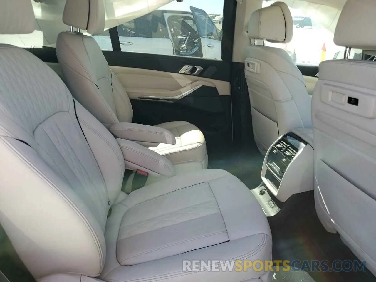 11 Фотография поврежденного автомобиля 5UXCW2C06N9N12916 BMW X7 2022