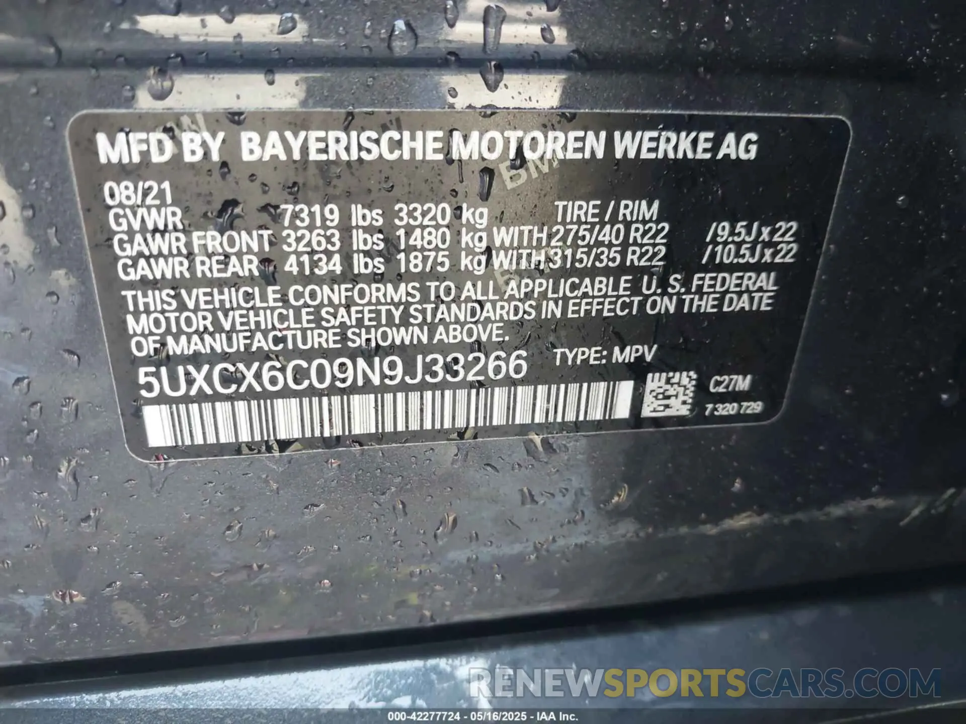 9 Photograph of a damaged car 5UXCX6C09N9J33266 BMW X7 2022