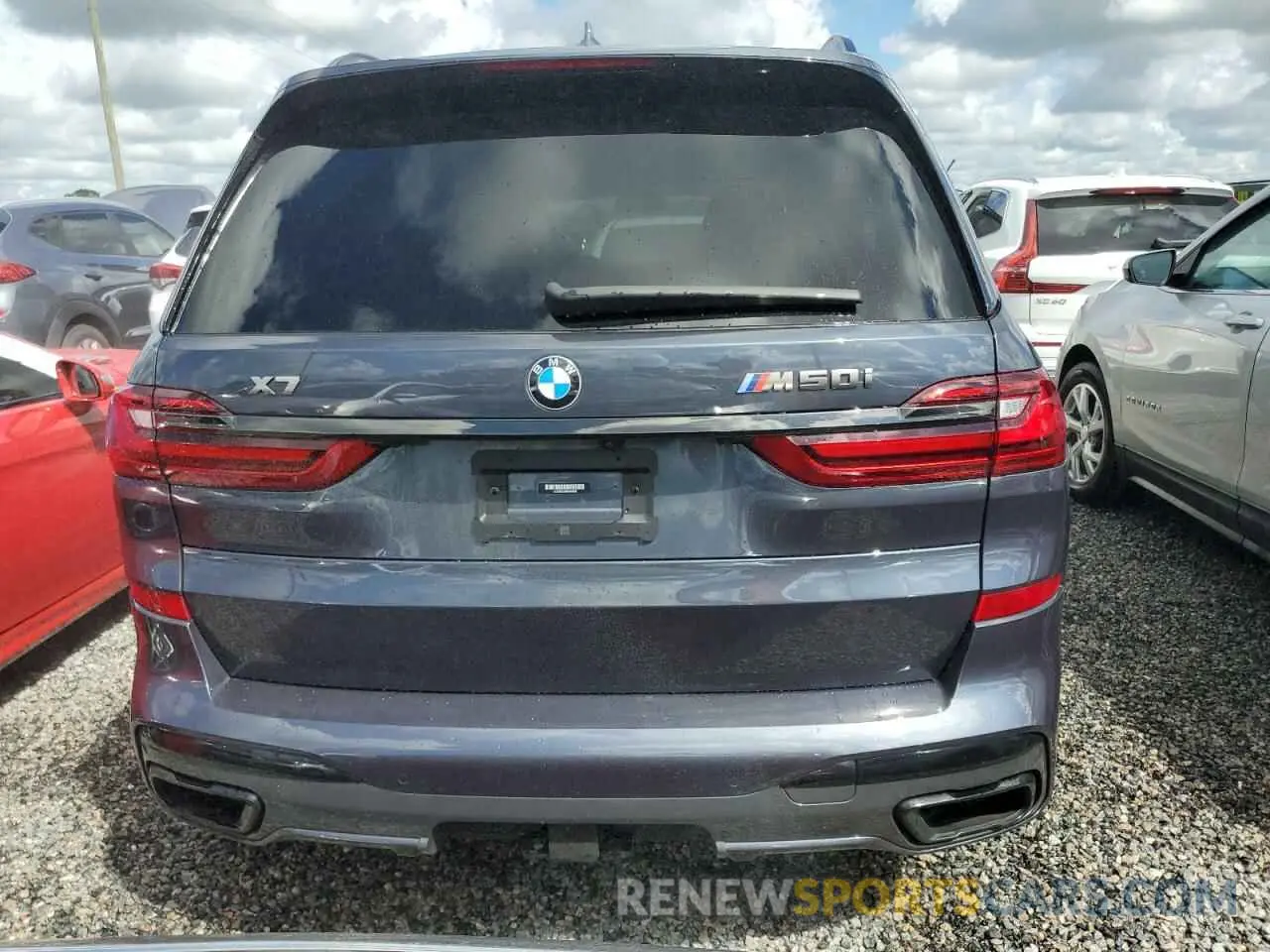 6 Photograph of a damaged car 5UXCX6C09N9M80080 BMW X7 2022