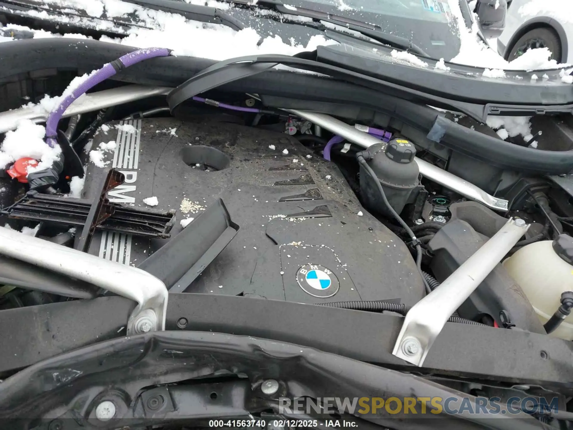 10 Photograph of a damaged car 5UX23EM02P9P75041 BMW X7 2023