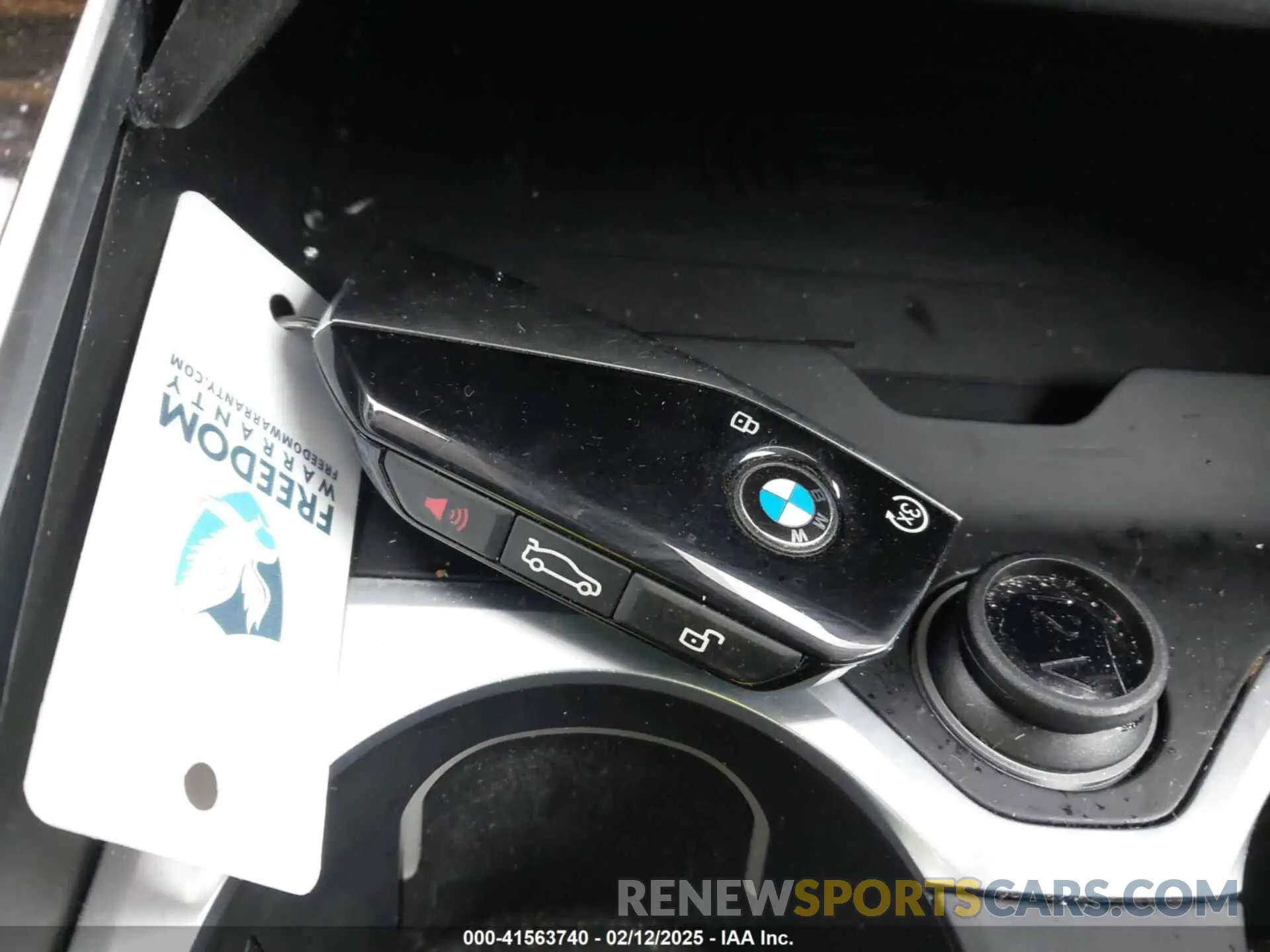11 Photograph of a damaged car 5UX23EM02P9P75041 BMW X7 2023