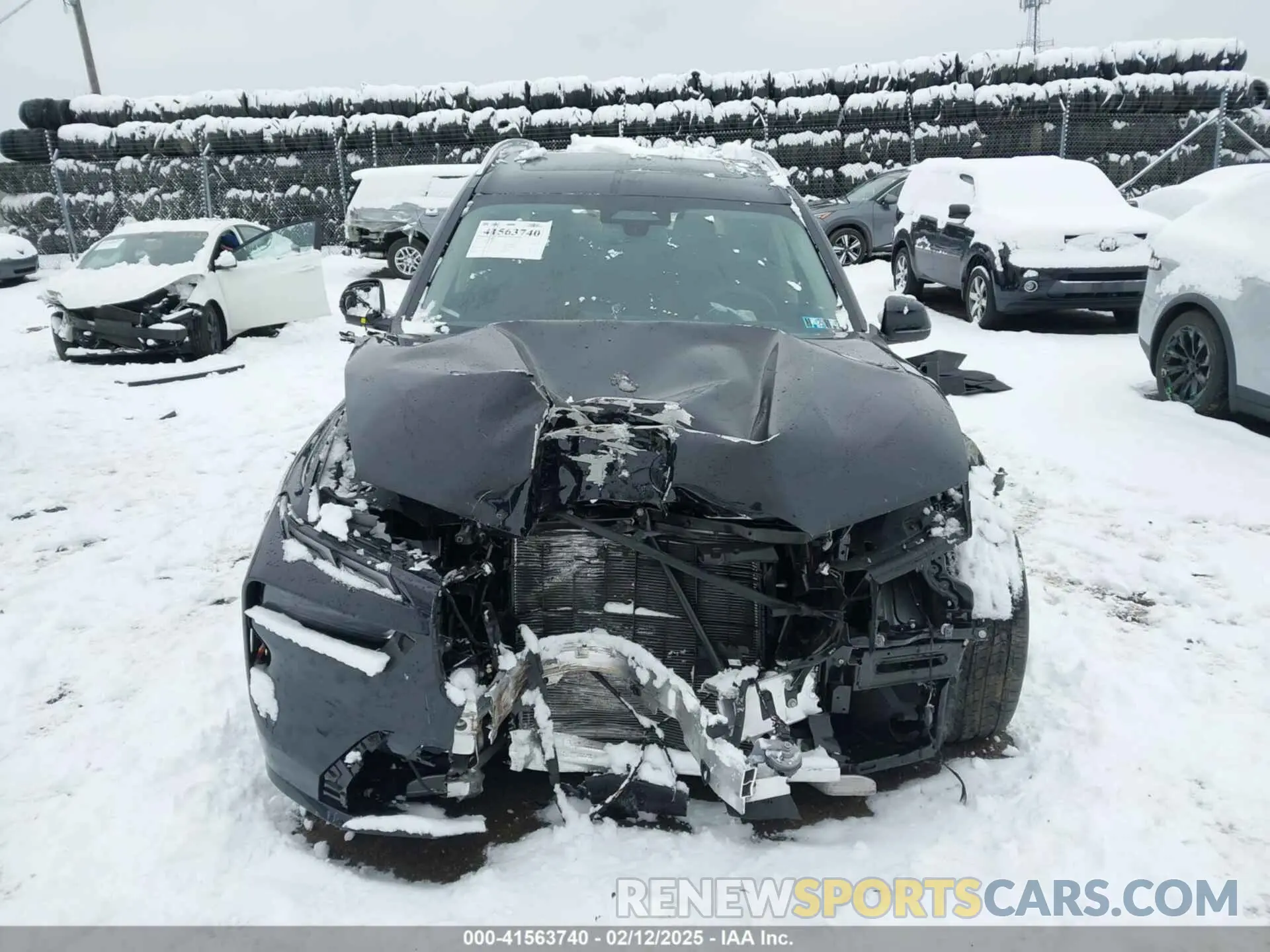 13 Photograph of a damaged car 5UX23EM02P9P75041 BMW X7 2023