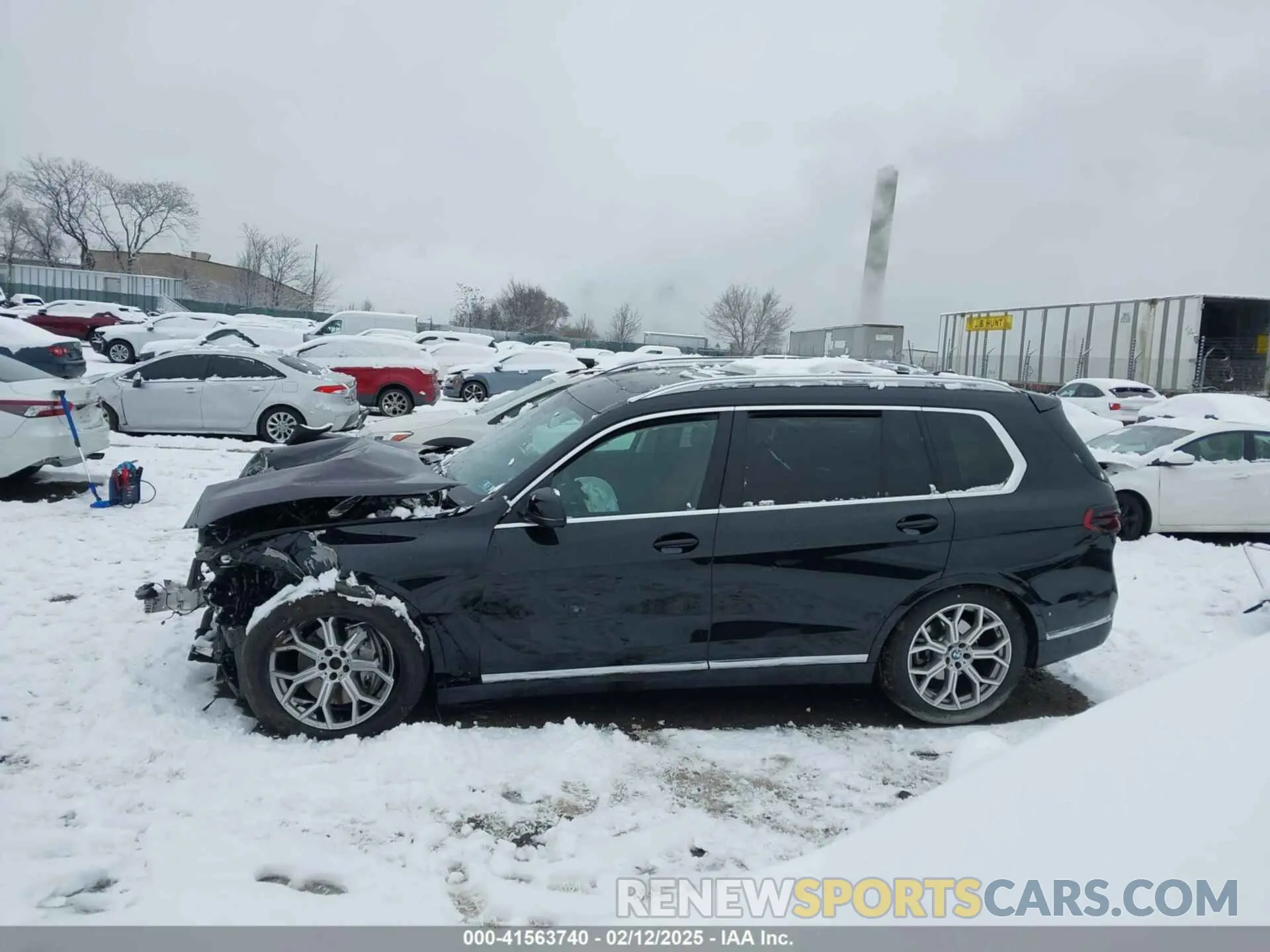 15 Photograph of a damaged car 5UX23EM02P9P75041 BMW X7 2023