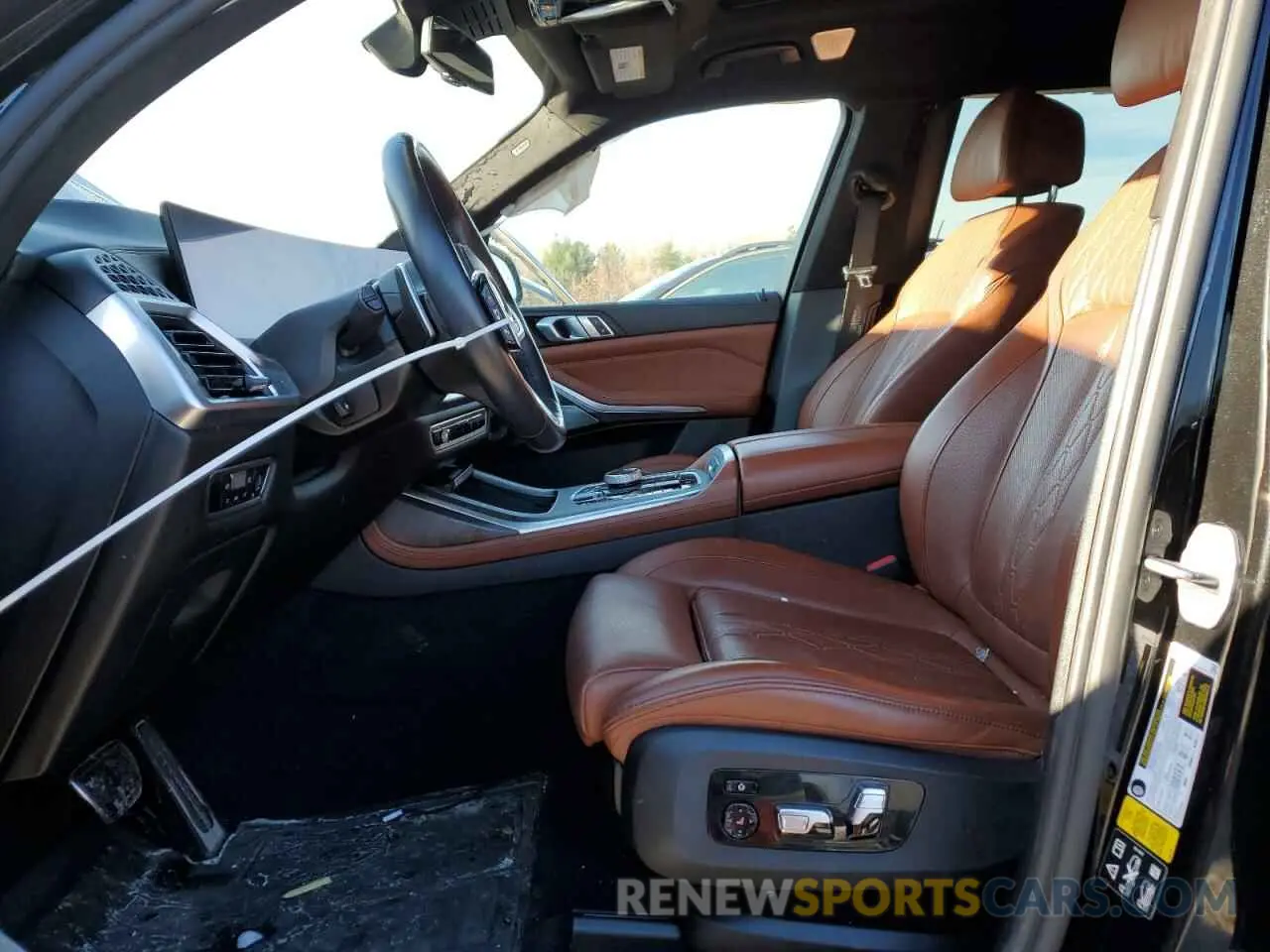 7 Photograph of a damaged car 5UX23EM03P9P28696 BMW X7 2023