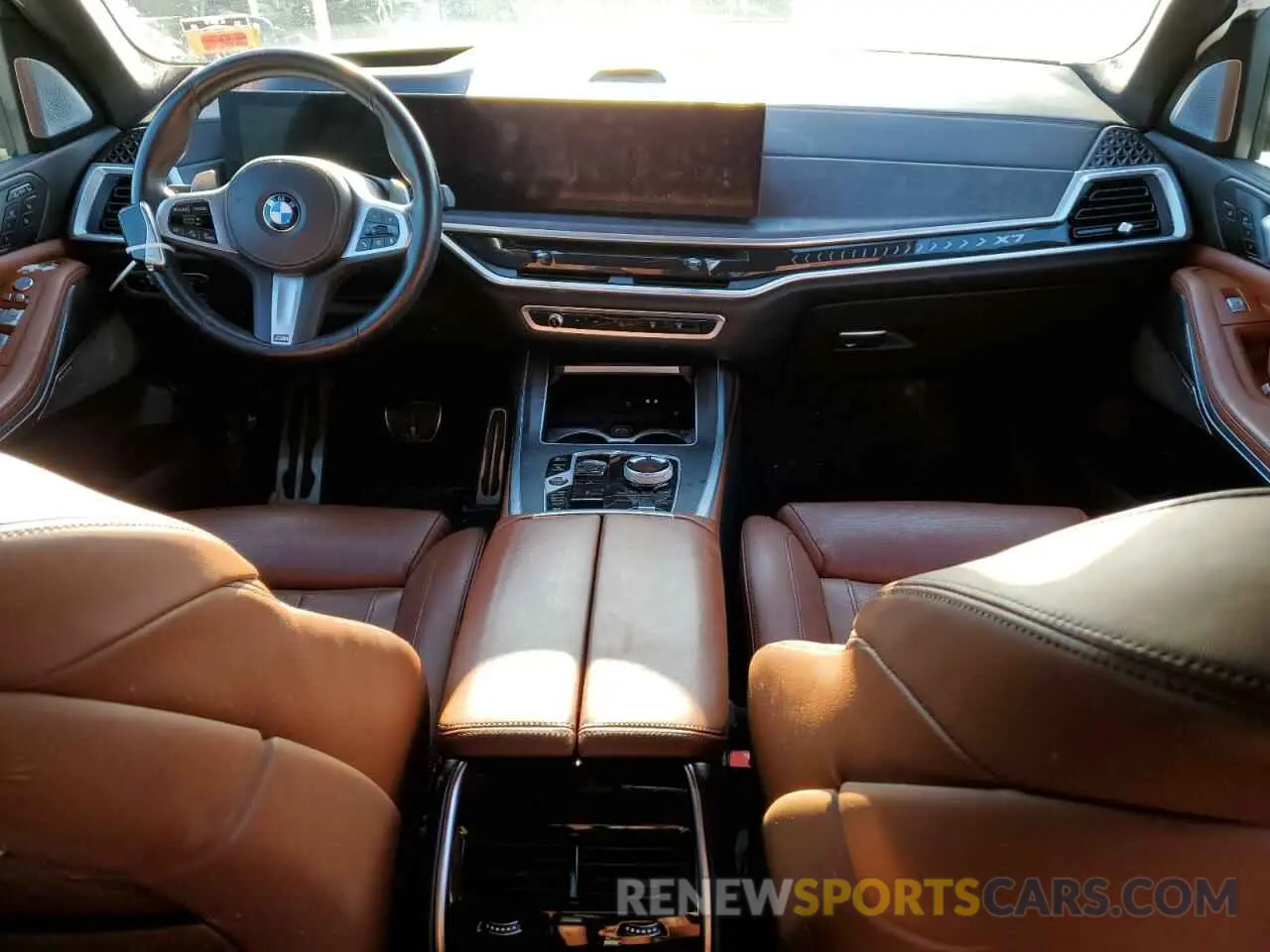 8 Photograph of a damaged car 5UX23EM03P9P28696 BMW X7 2023