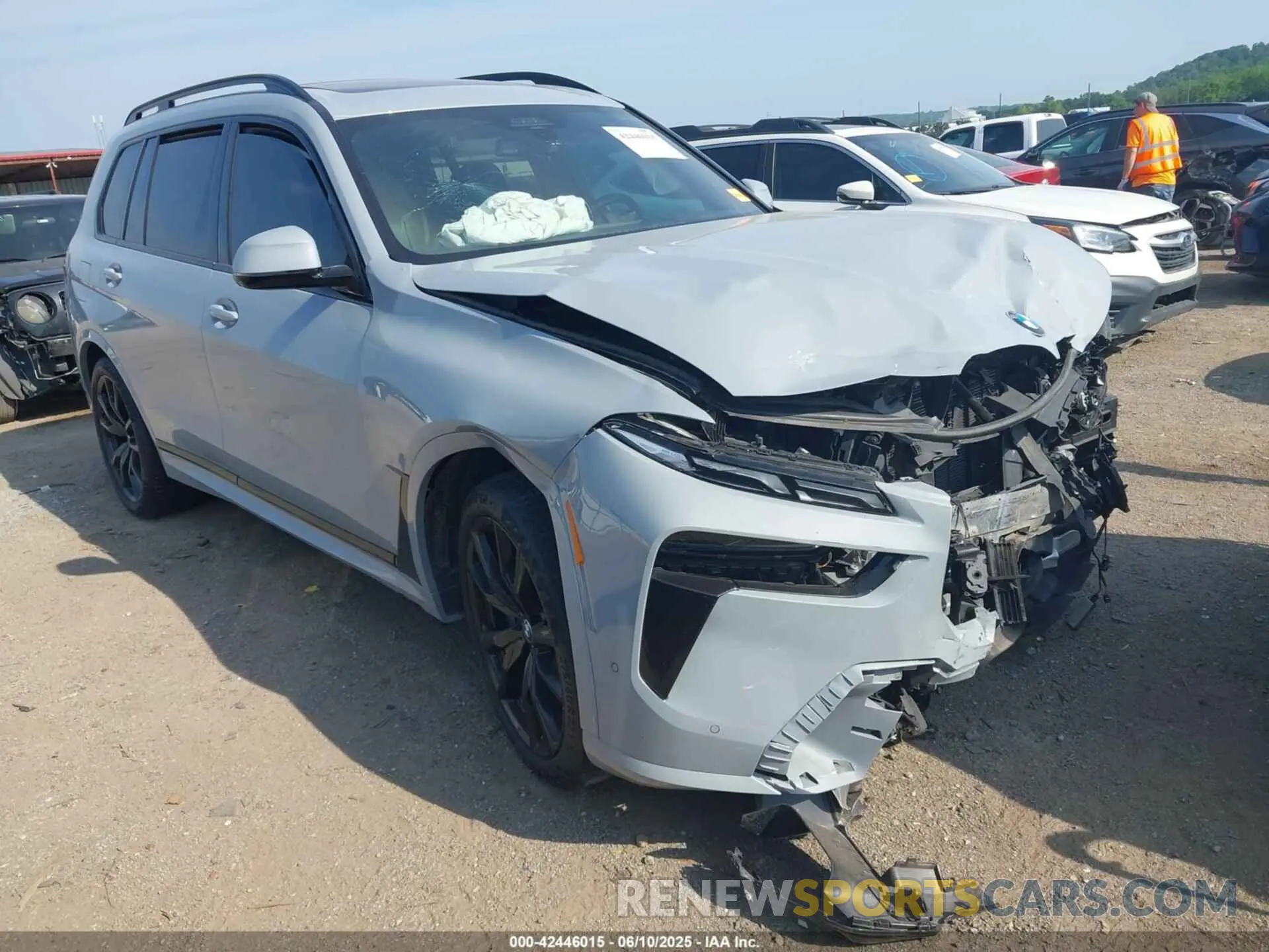 1 Фотография поврежденного автомобиля 5UX23EM03P9P71869 BMW X7 2023