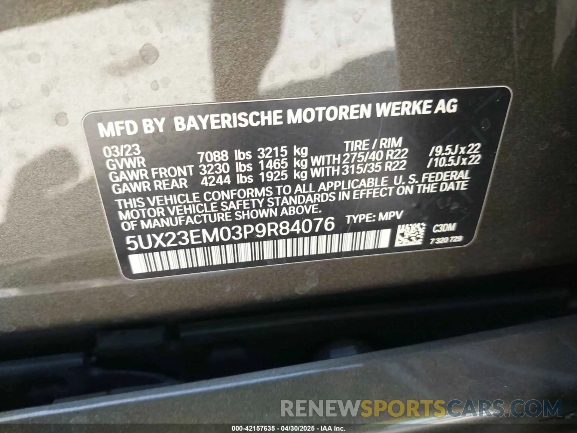 9 Photograph of a damaged car 5UX23EM03P9R84076 BMW X7 2023