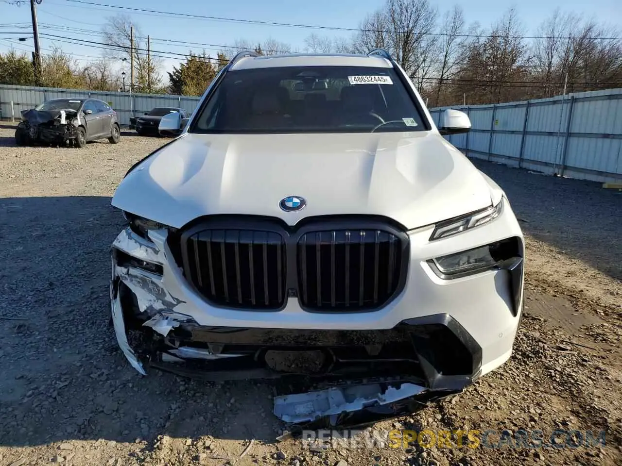 5 Photograph of a damaged car 5UX23EM06P9R22333 BMW X7 2023