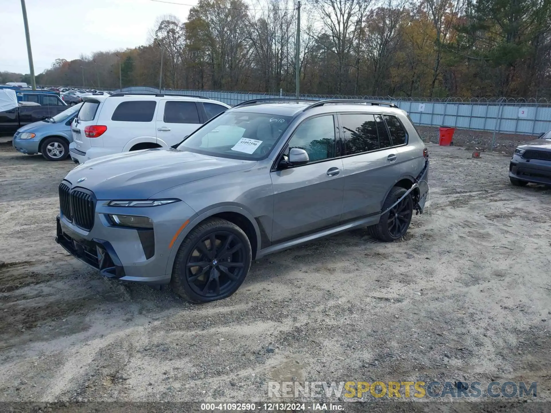 2 Фотография поврежденного автомобиля 5UX23EM06P9R36510 BMW X7 2023