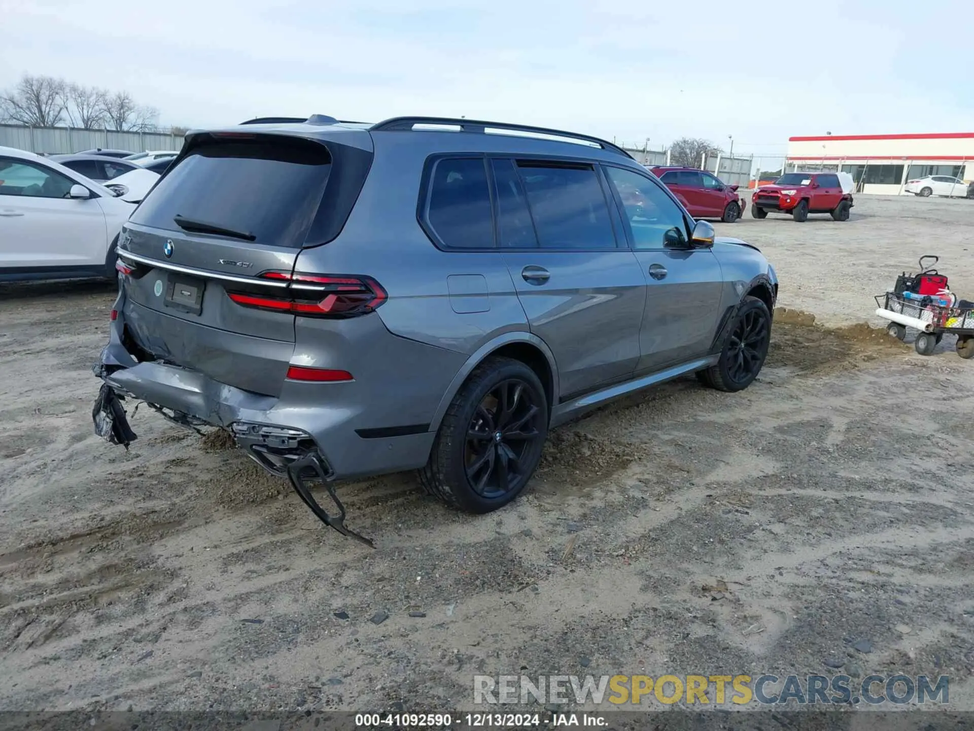 4 Фотография поврежденного автомобиля 5UX23EM06P9R36510 BMW X7 2023