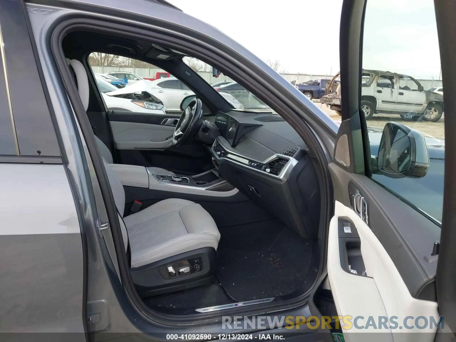 5 Фотография поврежденного автомобиля 5UX23EM06P9R36510 BMW X7 2023