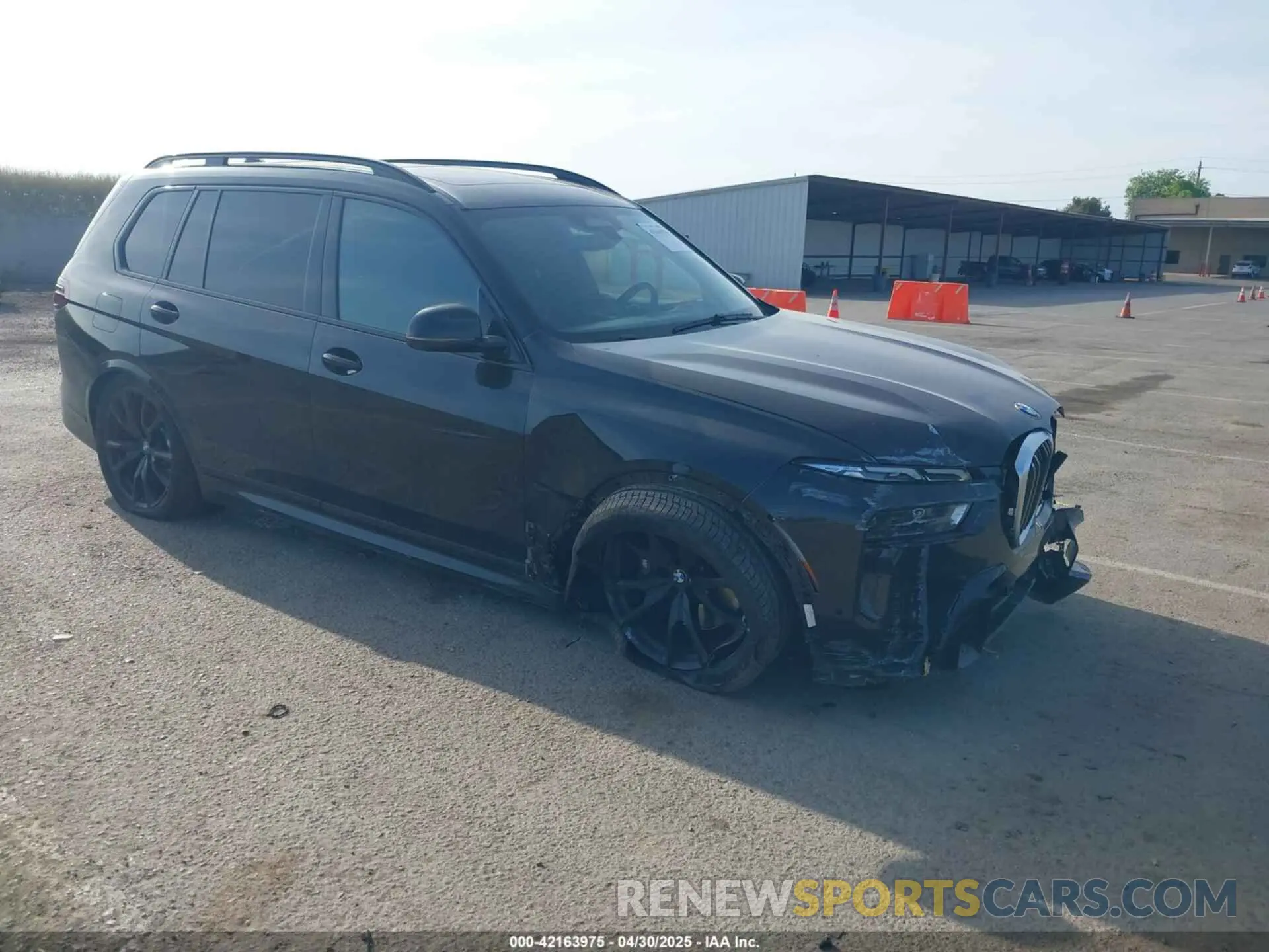 1 Фотография поврежденного автомобиля 5UX23EM07P9R52893 BMW X7 2023