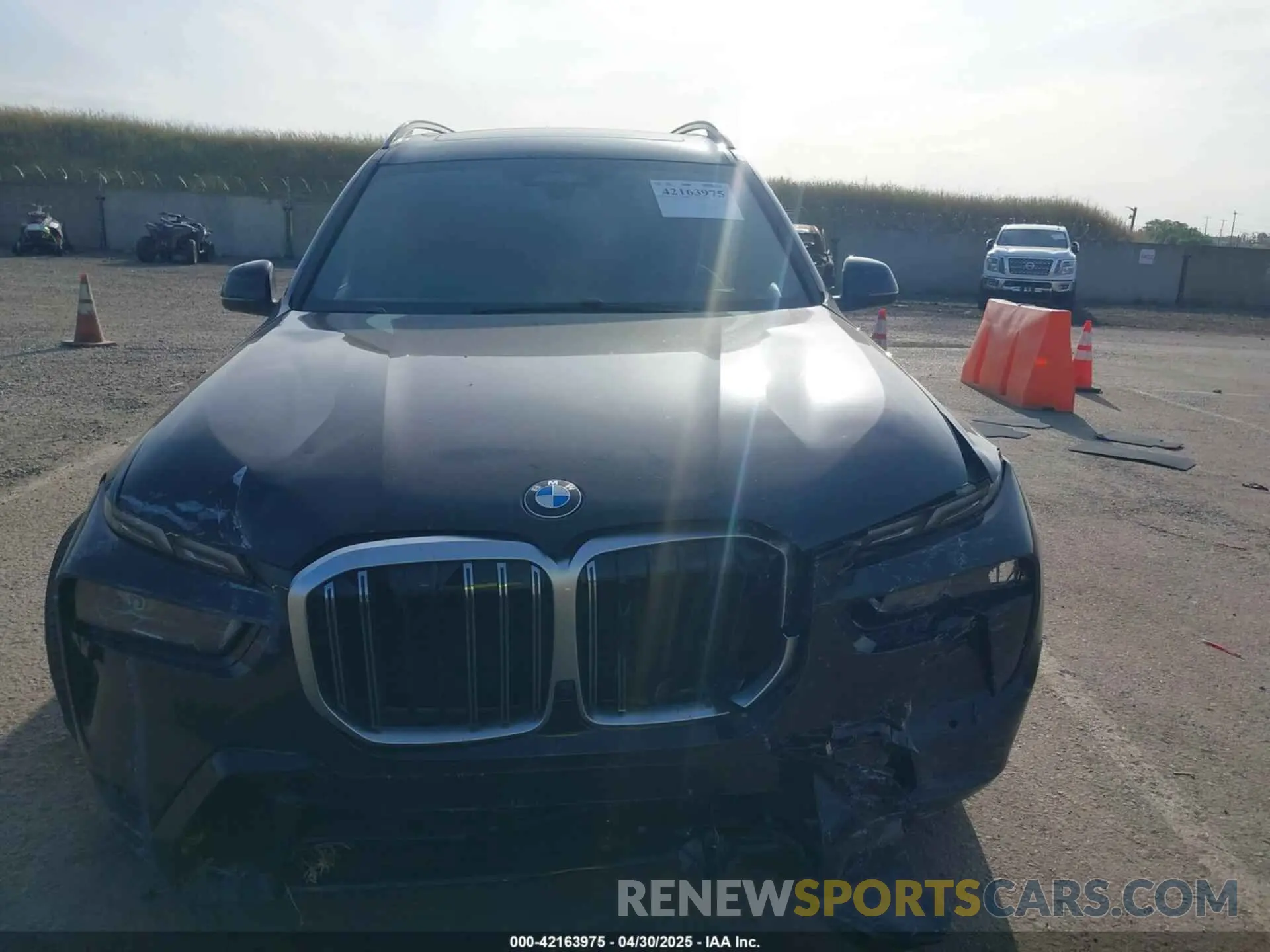 12 Фотография поврежденного автомобиля 5UX23EM07P9R52893 BMW X7 2023