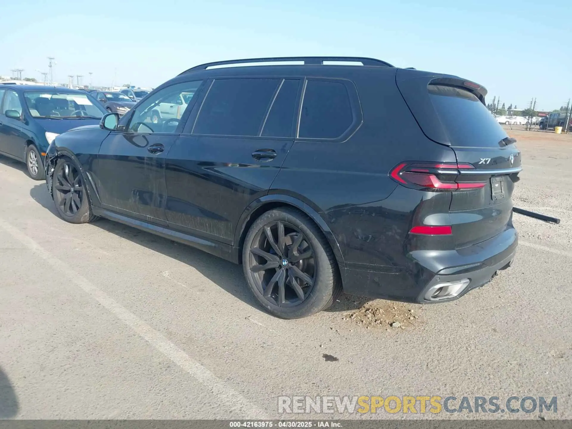 3 Фотография поврежденного автомобиля 5UX23EM07P9R52893 BMW X7 2023