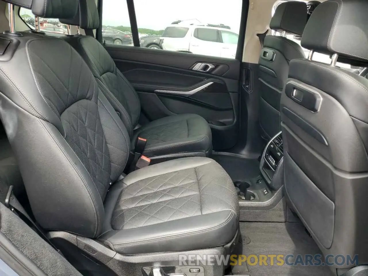 11 Photograph of a damaged car 5UX23EM08P9N85017 BMW X7 2023