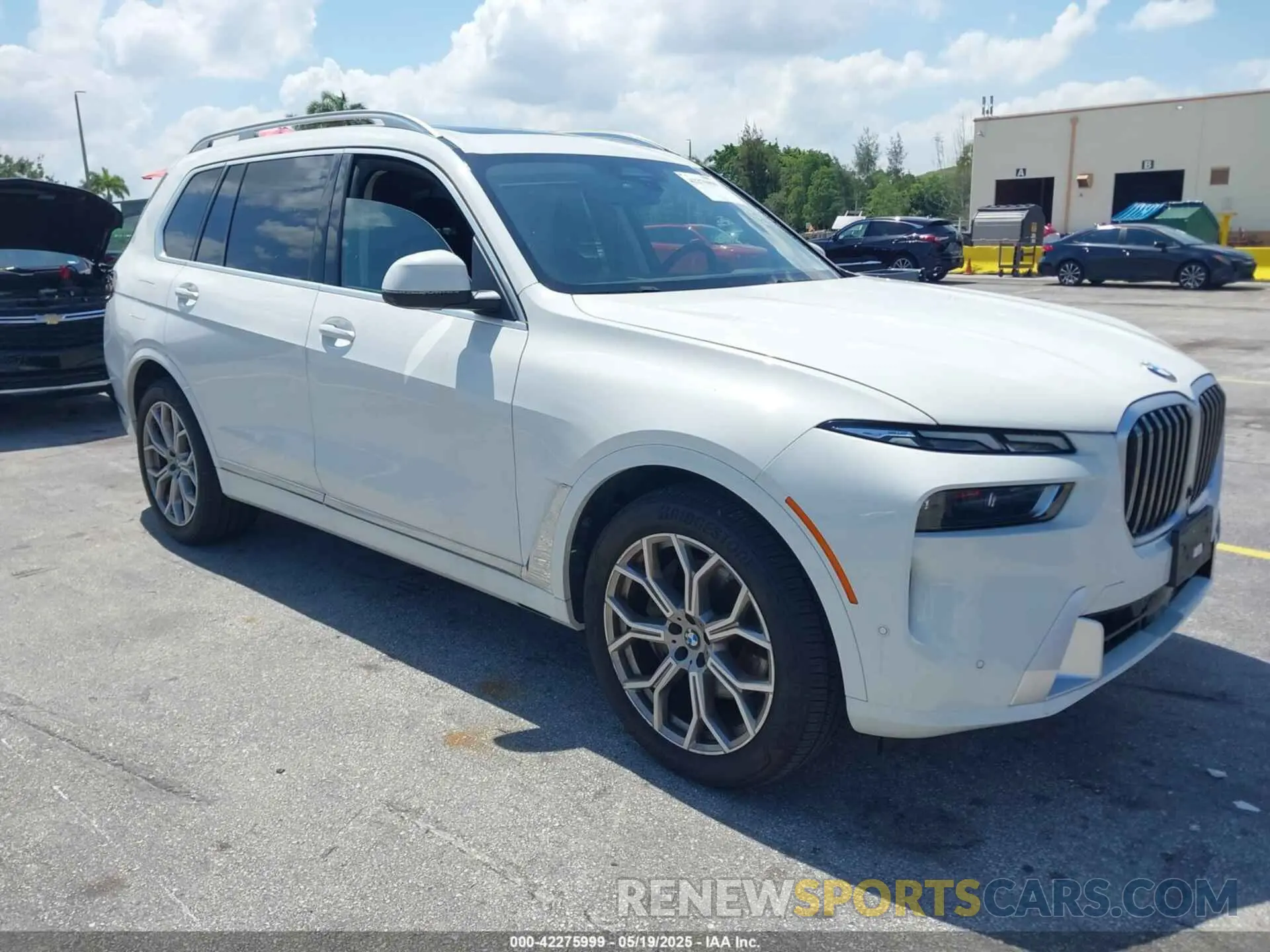 1 Фотография поврежденного автомобиля 5UX23EM09P9P25253 BMW X7 2023