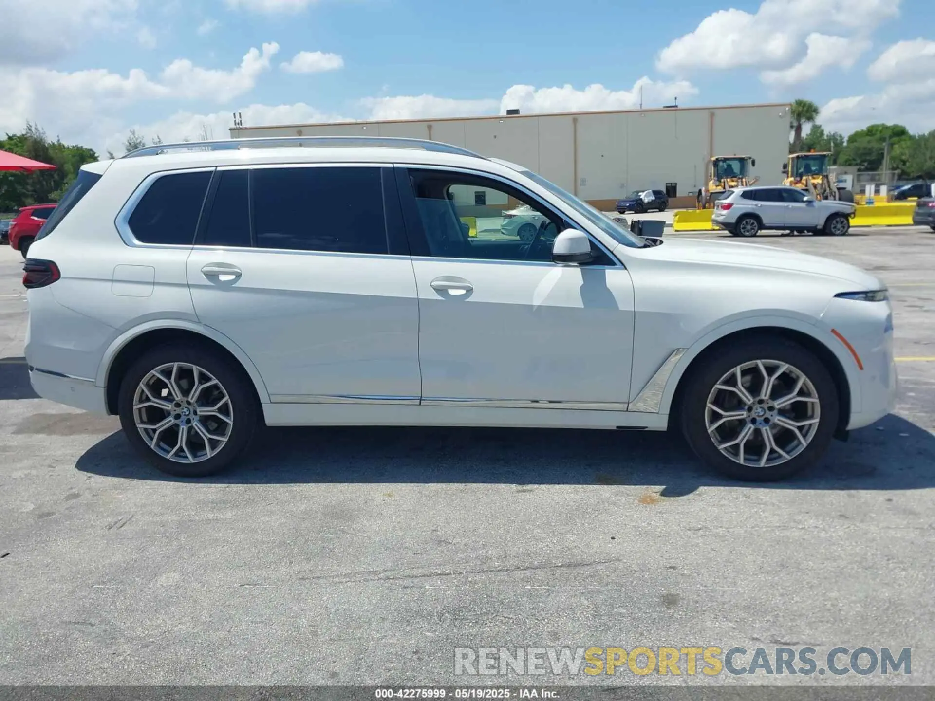 13 Фотография поврежденного автомобиля 5UX23EM09P9P25253 BMW X7 2023