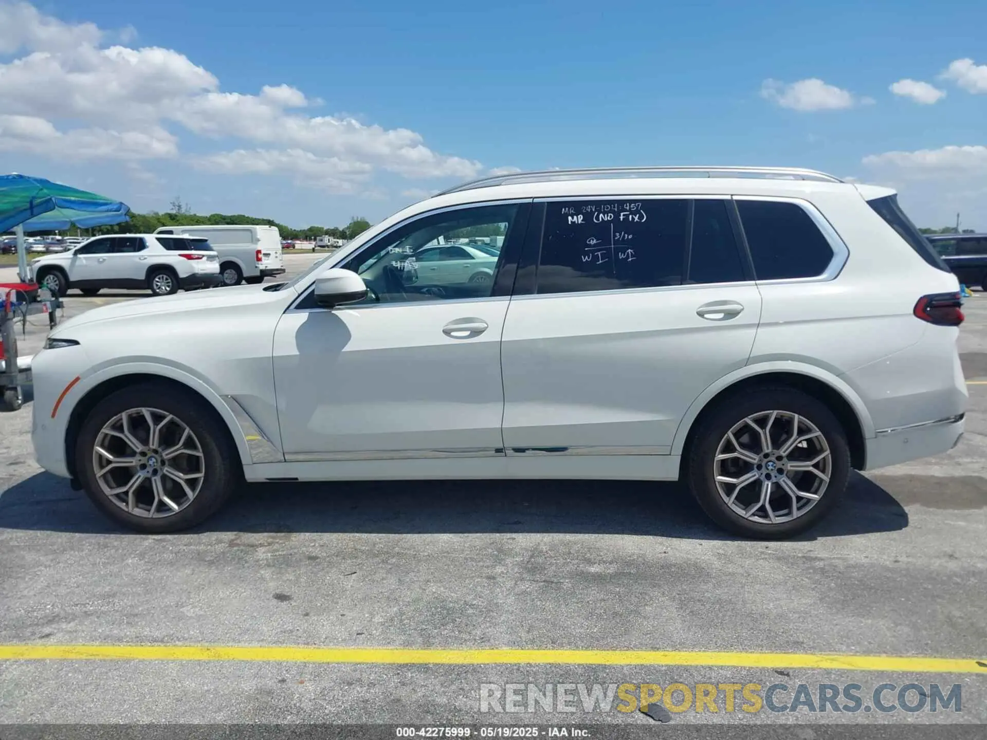 14 Фотография поврежденного автомобиля 5UX23EM09P9P25253 BMW X7 2023