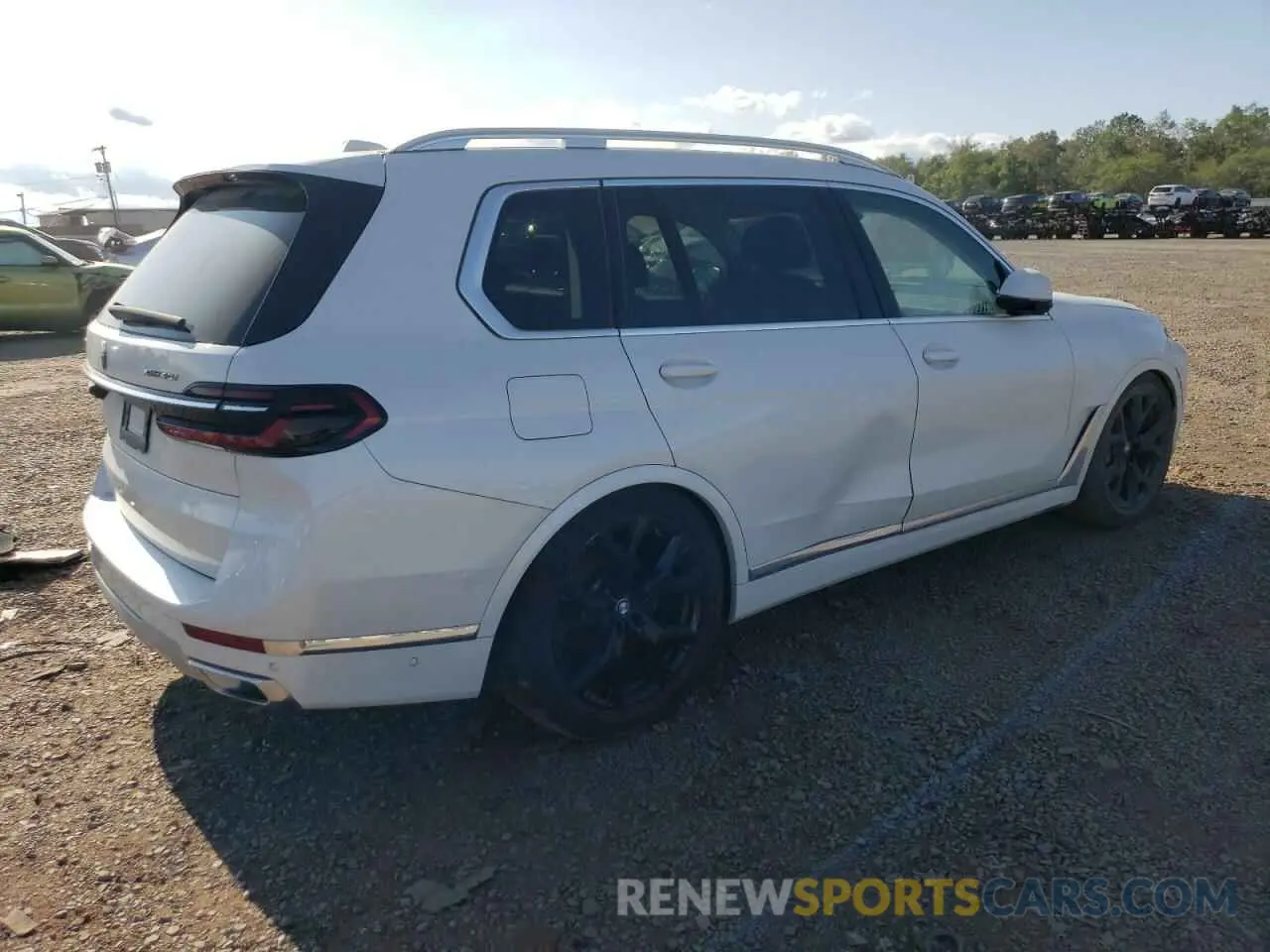 3 Photograph of a damaged car 5UX23EM09P9P28850 BMW X7 2023