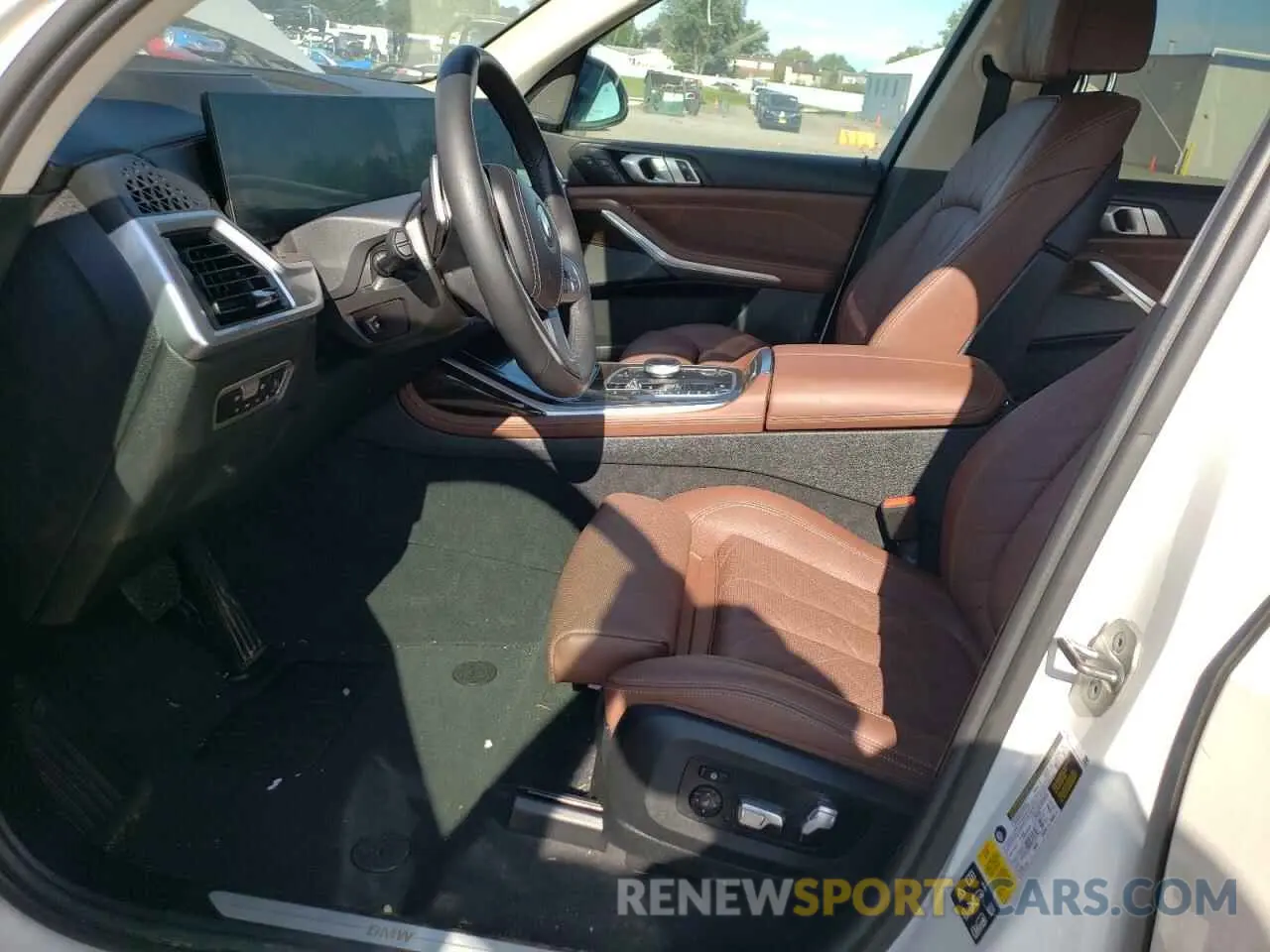 7 Photograph of a damaged car 5UX23EM09P9P28850 BMW X7 2023