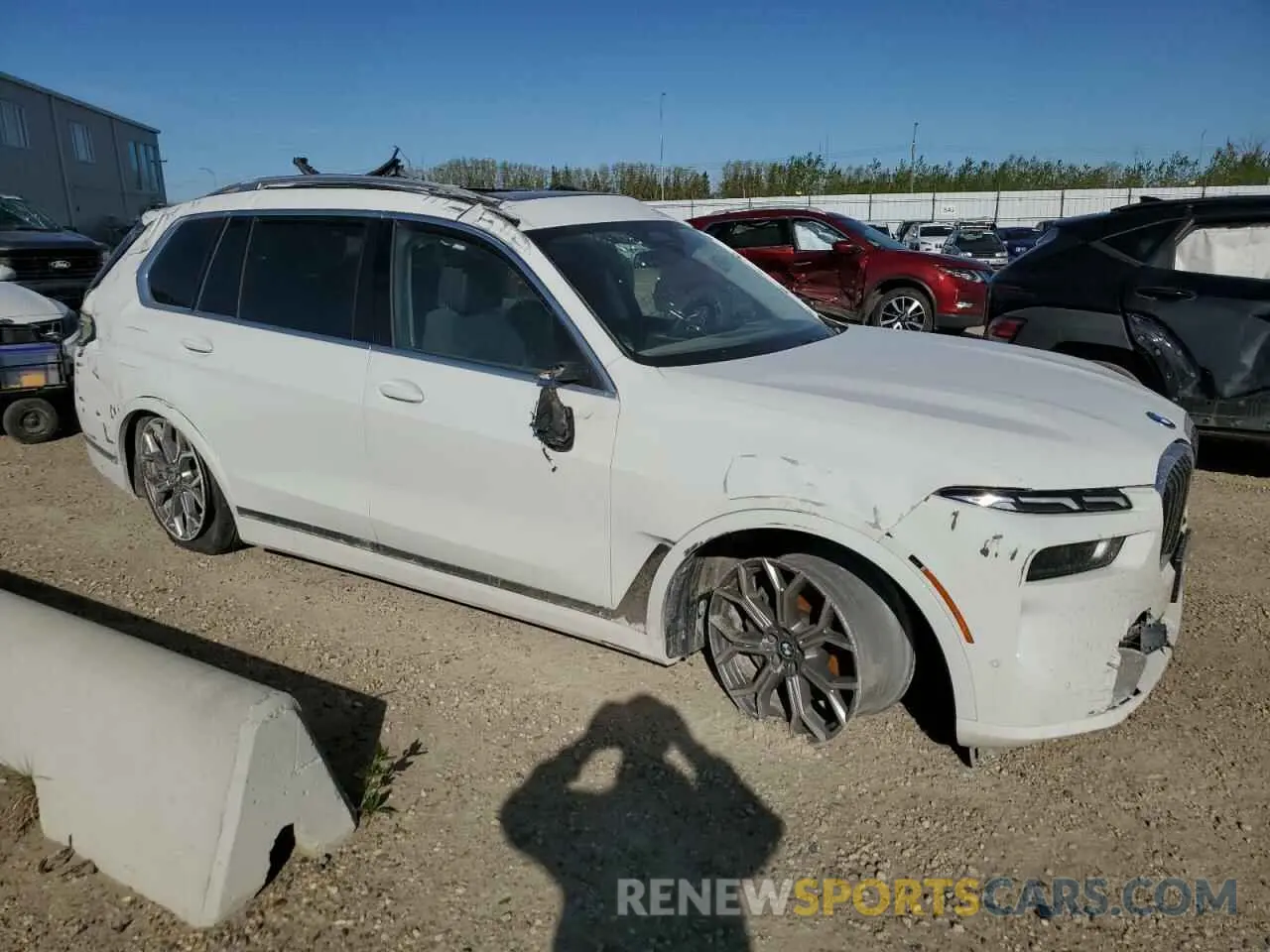 4 Фотография поврежденного автомобиля 5UX23EM09P9R82722 BMW X7 2023