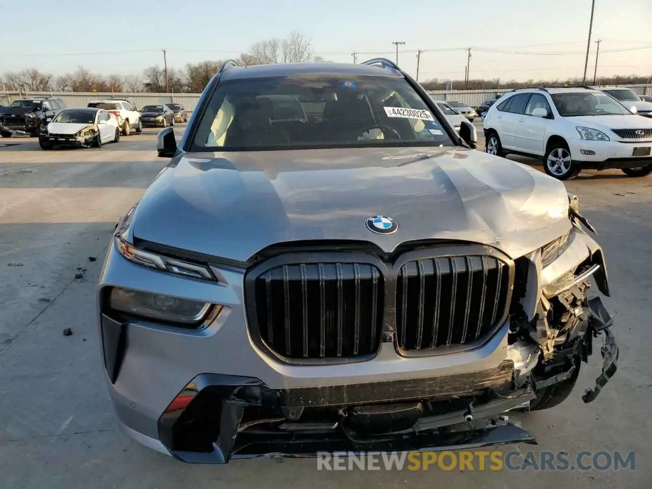 5 Фотография поврежденного автомобиля 5UX23EM00R9S28952 BMW X7 2024