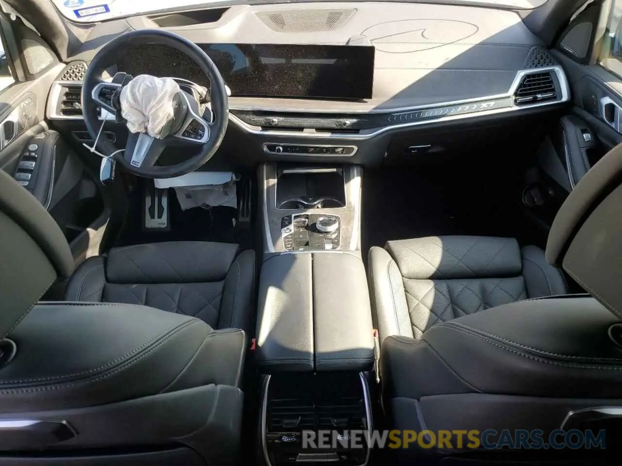 8 Фотография поврежденного автомобиля 5UX23EM00R9S28952 BMW X7 2024