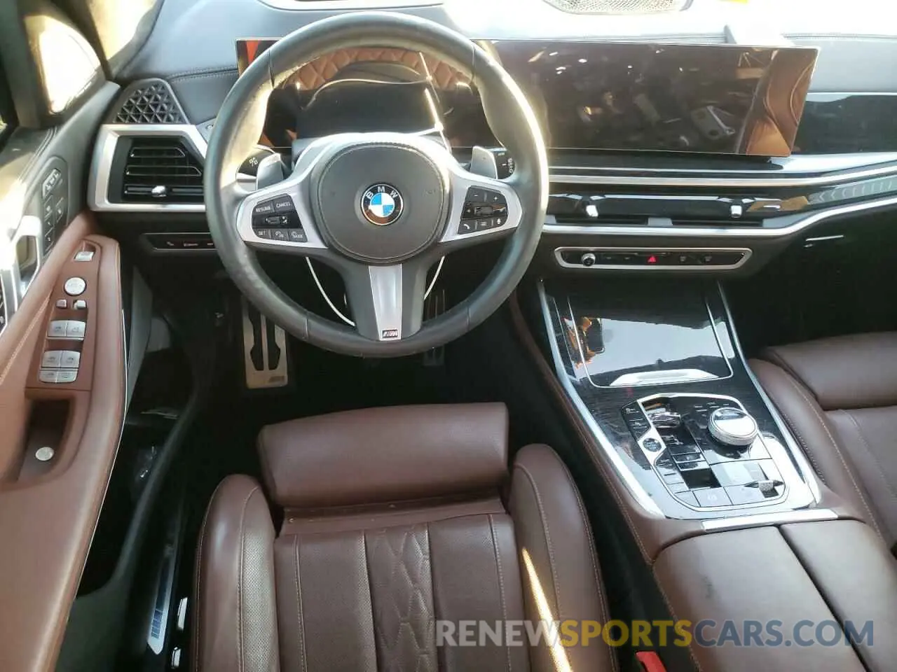 8 Photograph of a damaged car 5UX23EM01R9T77466 BMW X7 2024