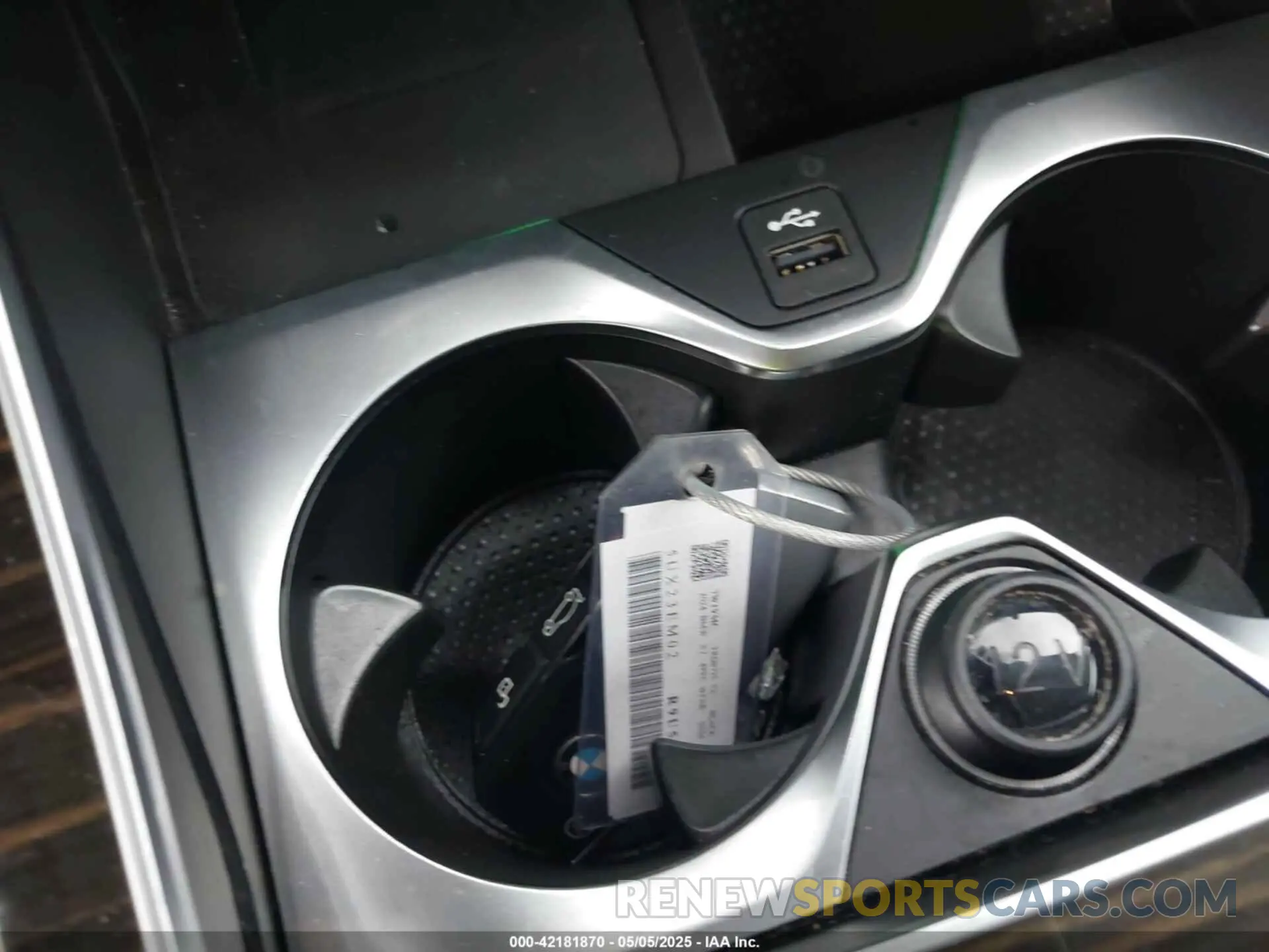 11 Photograph of a damaged car 5UX23EM02R9U56838 BMW X7 2024