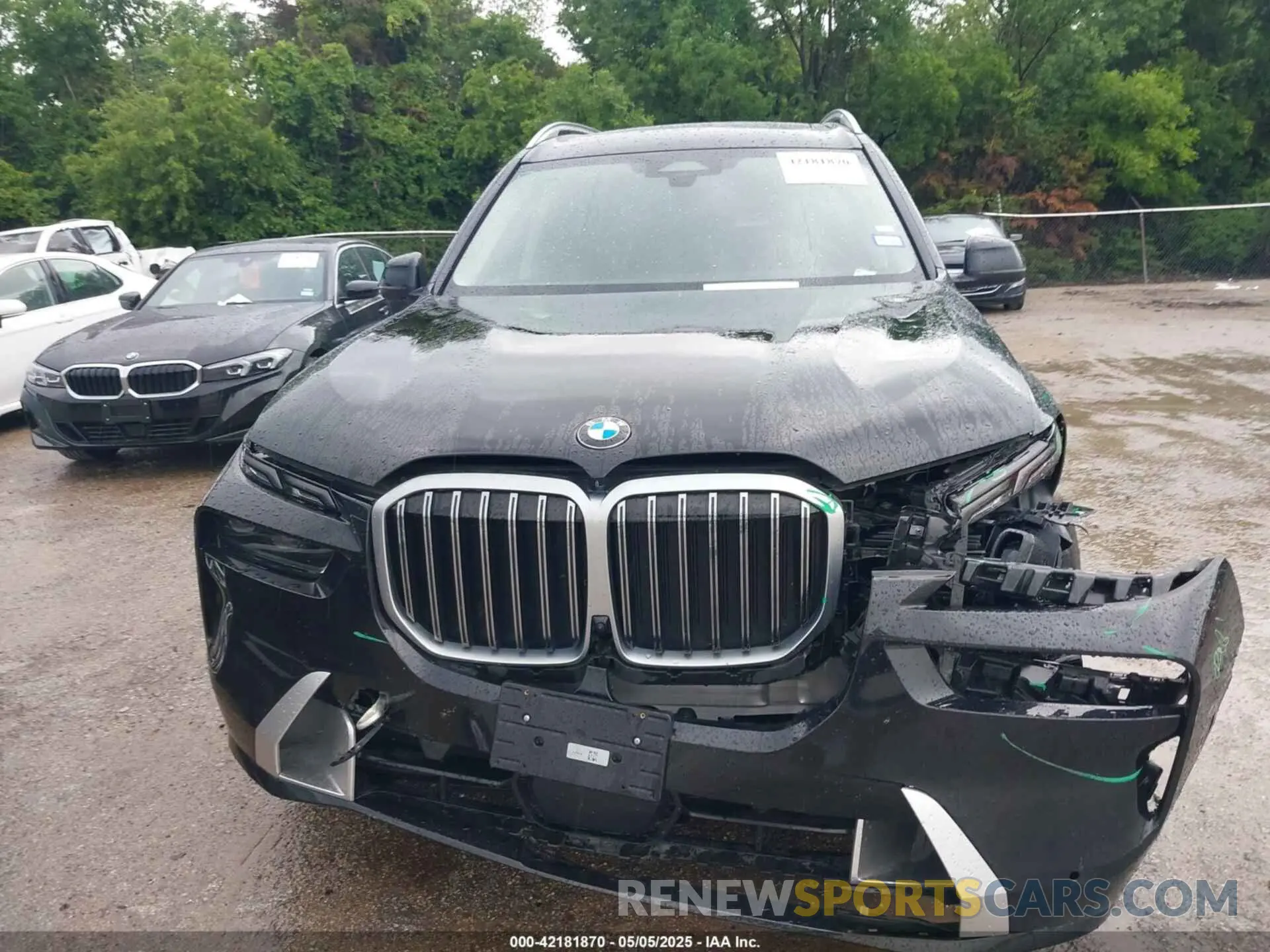 12 Photograph of a damaged car 5UX23EM02R9U56838 BMW X7 2024
