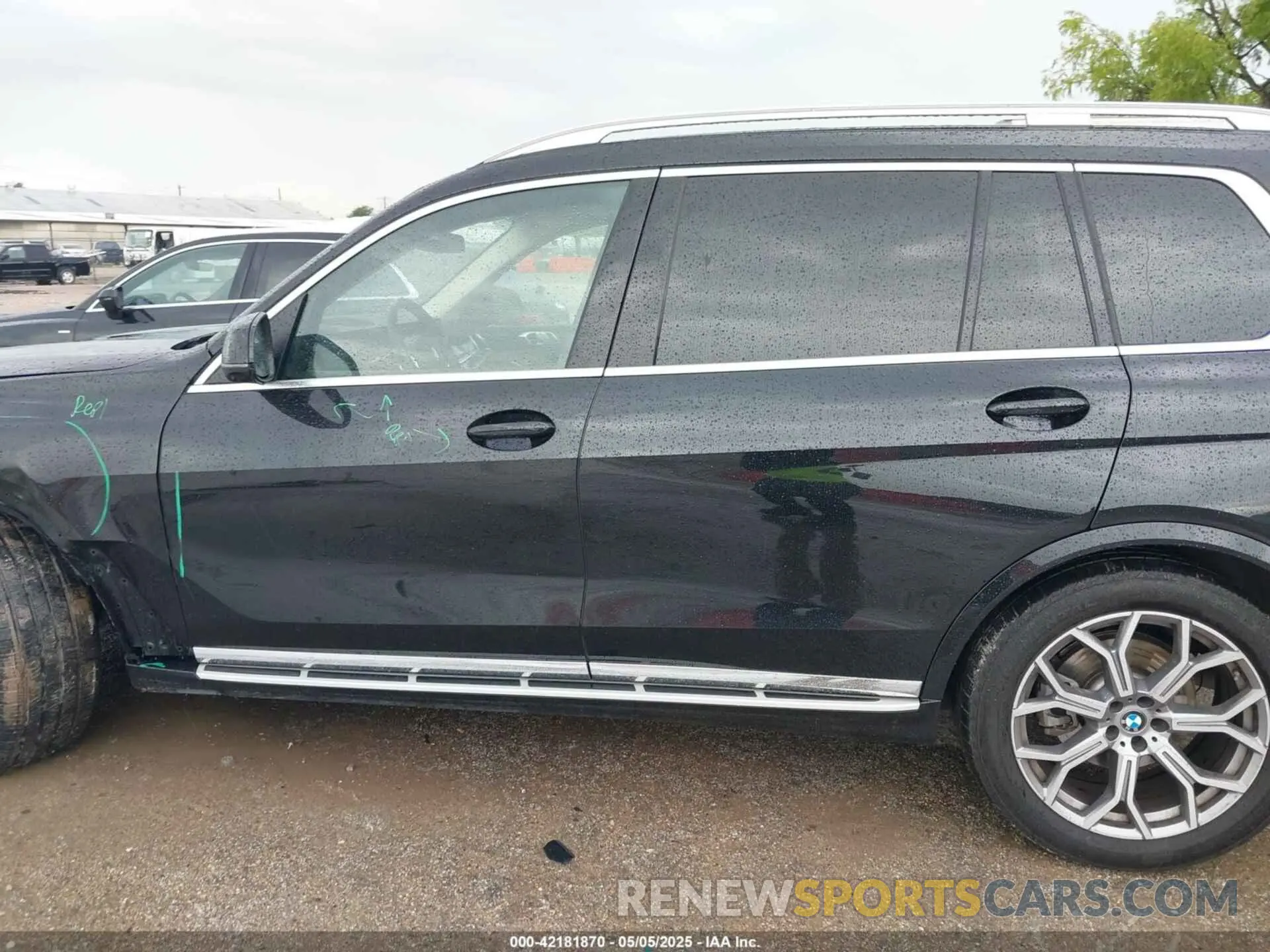 14 Photograph of a damaged car 5UX23EM02R9U56838 BMW X7 2024
