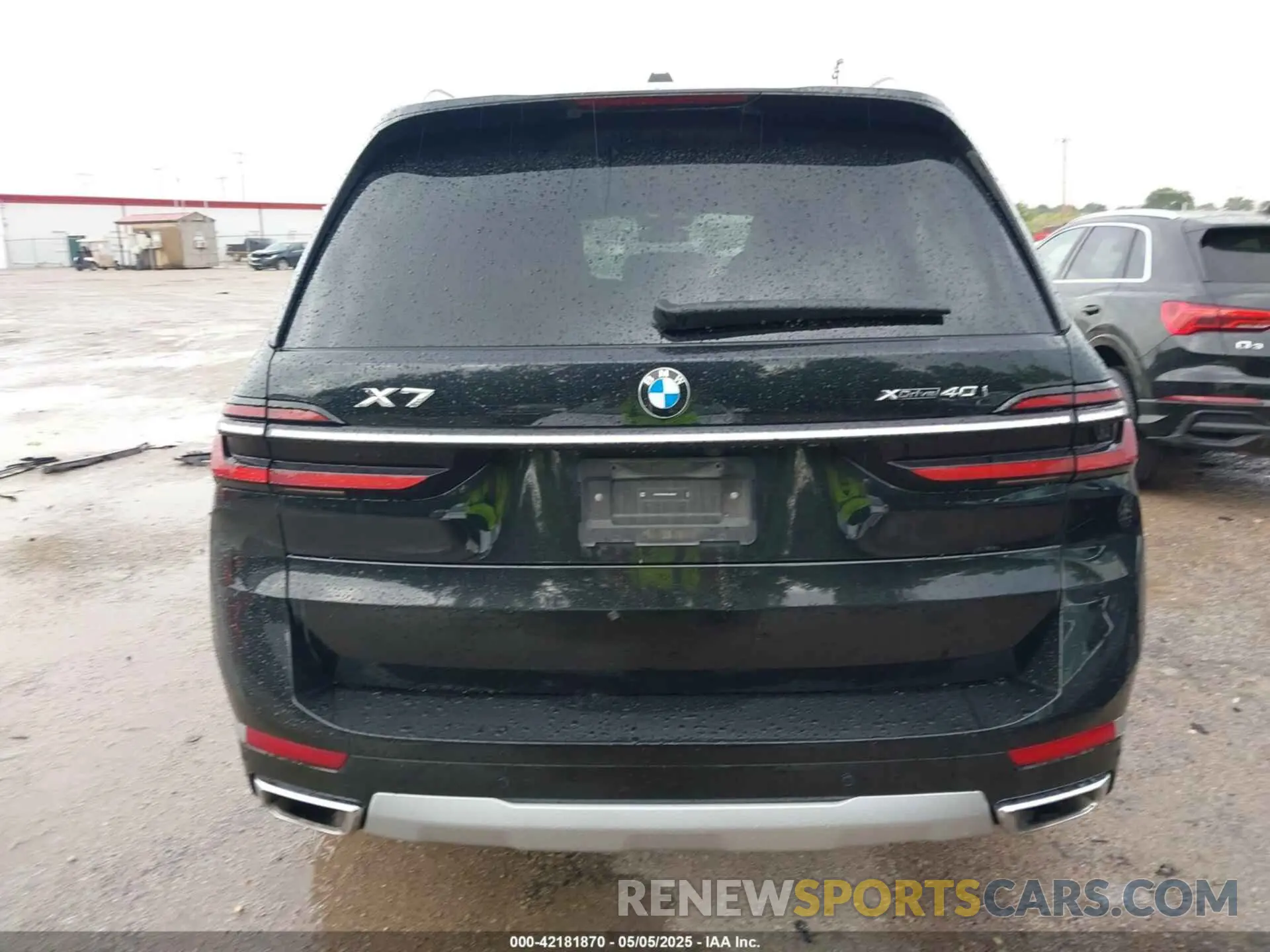 16 Photograph of a damaged car 5UX23EM02R9U56838 BMW X7 2024