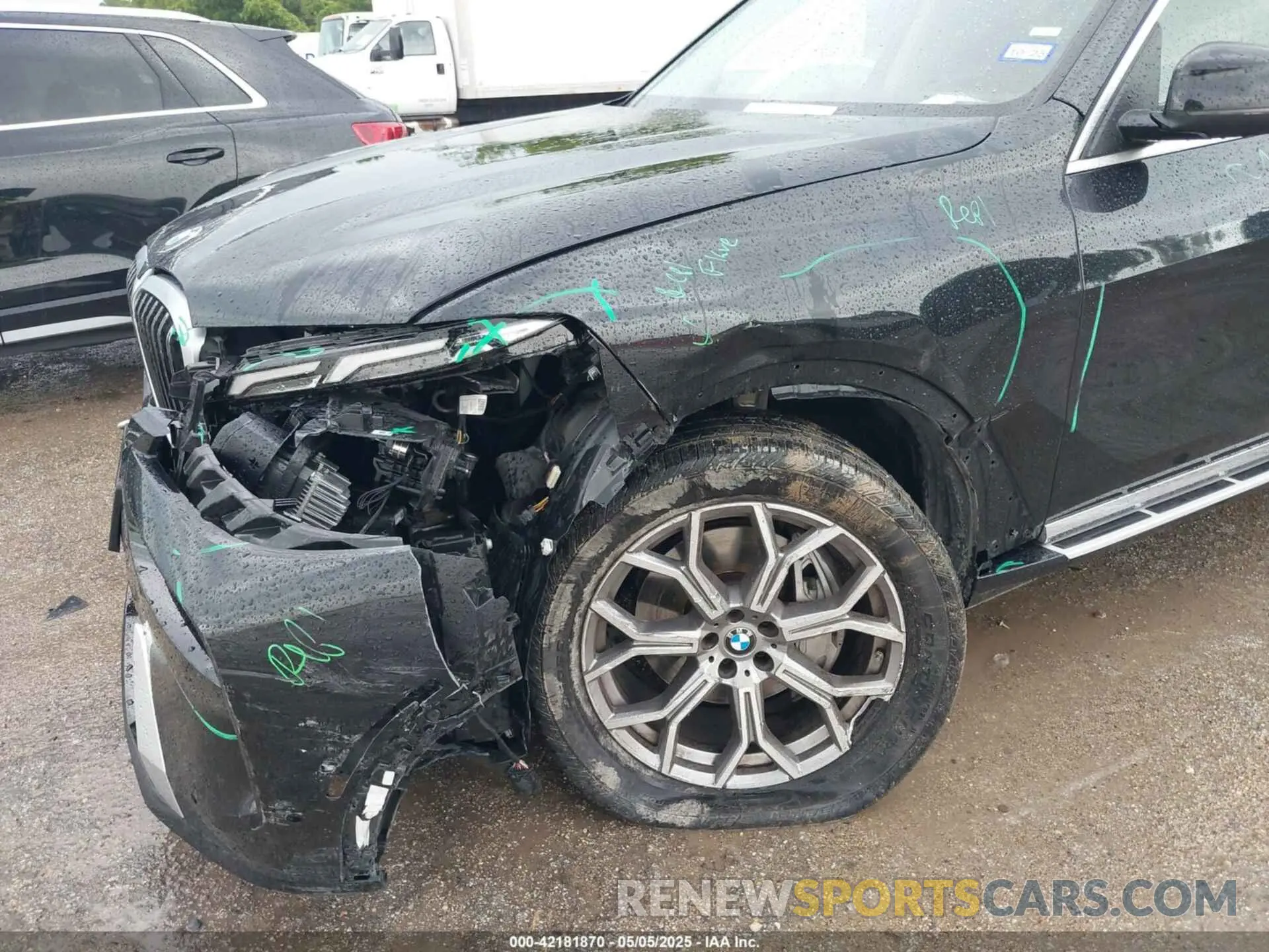 6 Photograph of a damaged car 5UX23EM02R9U56838 BMW X7 2024