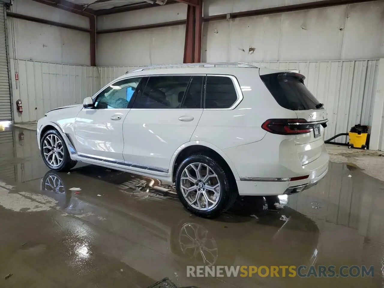 2 Photograph of a damaged car 5UX23EM04R9S48041 BMW X7 2024