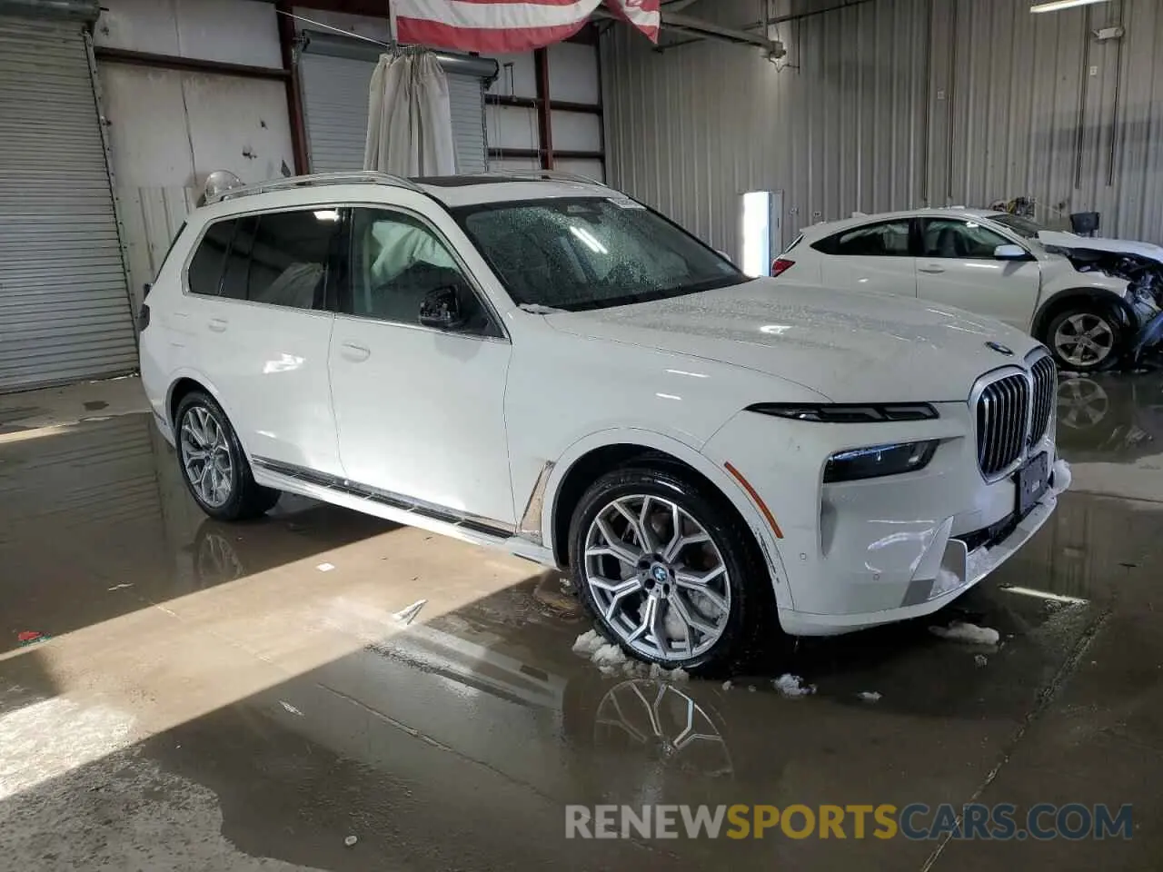 4 Photograph of a damaged car 5UX23EM04R9S48041 BMW X7 2024