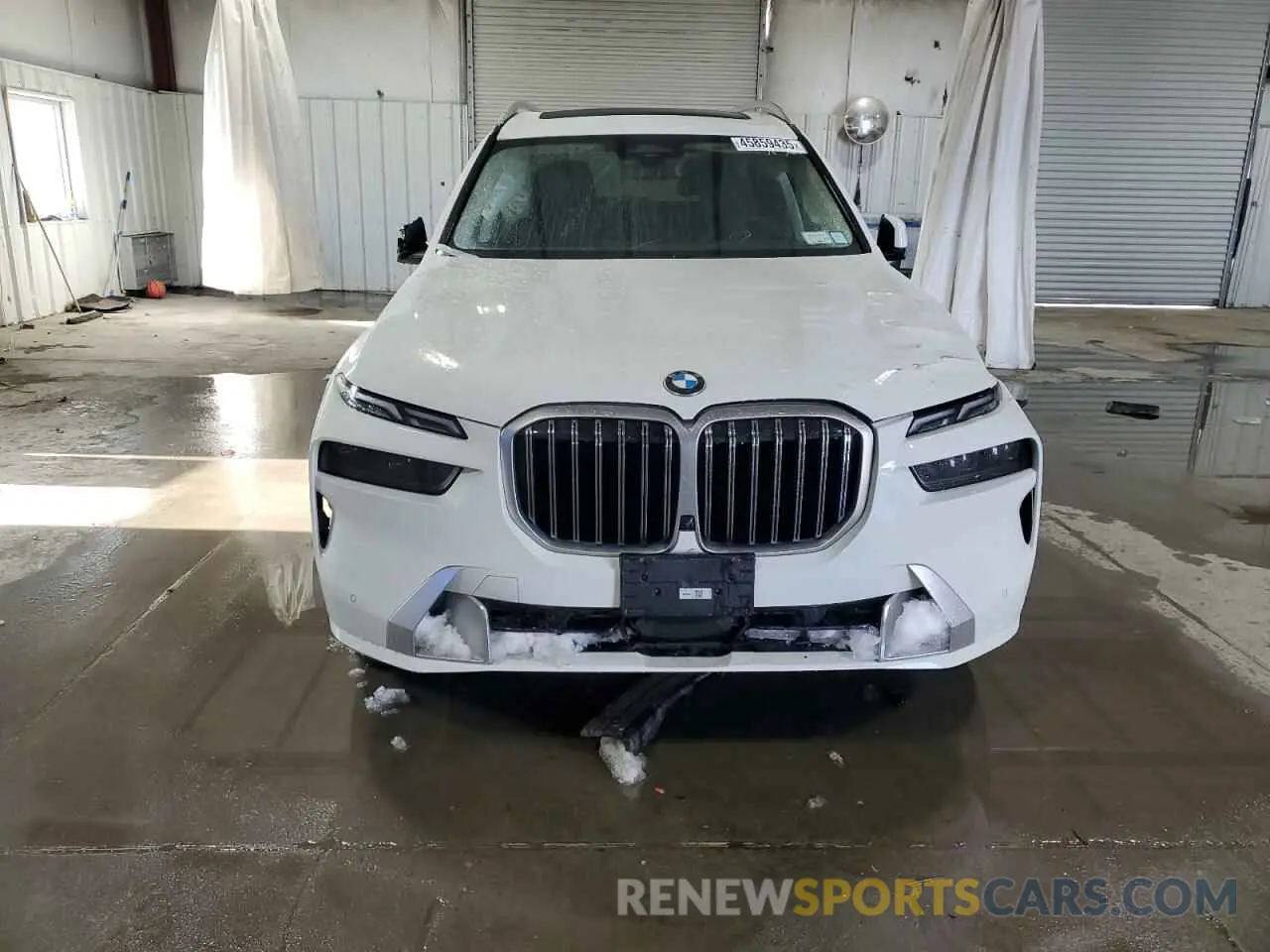 5 Photograph of a damaged car 5UX23EM04R9S48041 BMW X7 2024