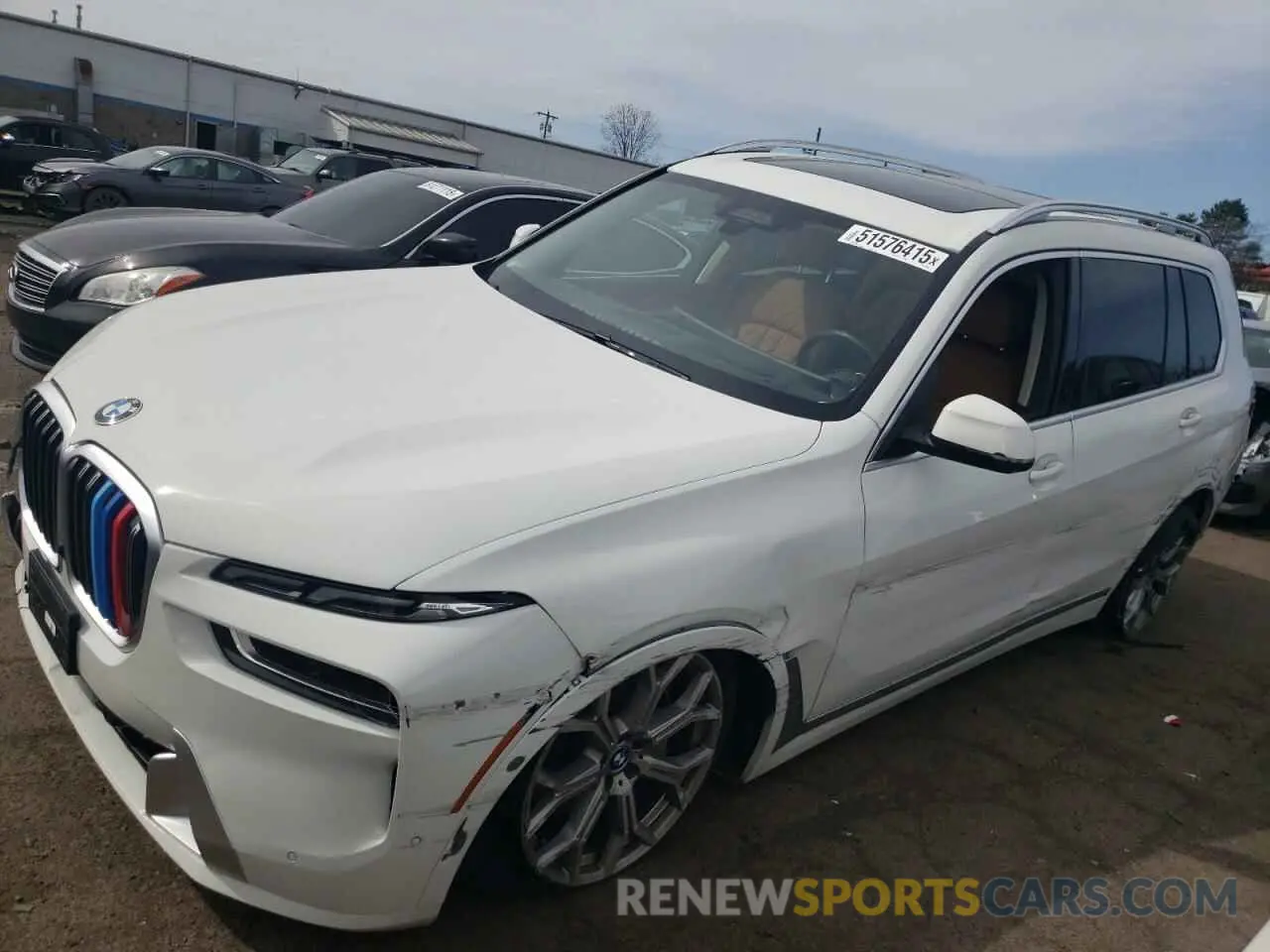 1 Фотография поврежденного автомобиля 5UX23EM05R9T00924 BMW X7 2024