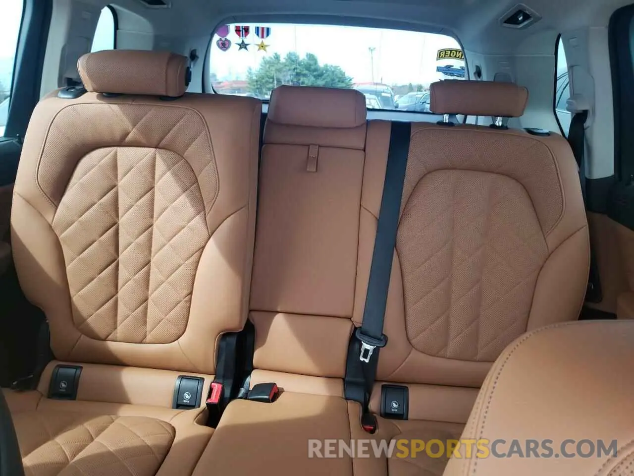 10 Фотография поврежденного автомобиля 5UX23EM05R9T00924 BMW X7 2024
