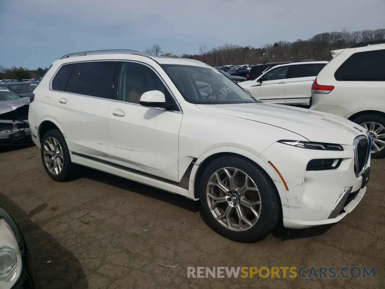 4 Фотография поврежденного автомобиля 5UX23EM05R9T00924 BMW X7 2024