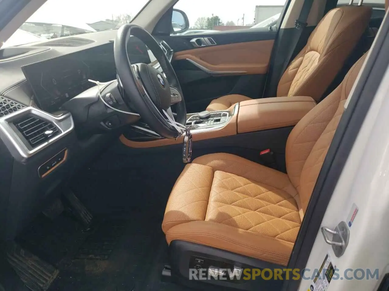 7 Фотография поврежденного автомобиля 5UX23EM05R9T00924 BMW X7 2024