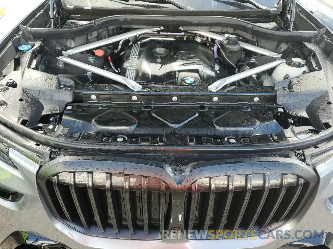 12 Photograph of a damaged car 5UX23EM05R9T35303 BMW X7 2024