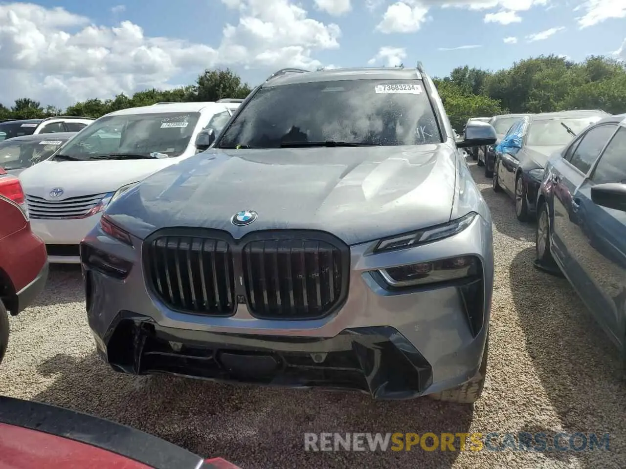5 Photograph of a damaged car 5UX23EM05R9T35303 BMW X7 2024