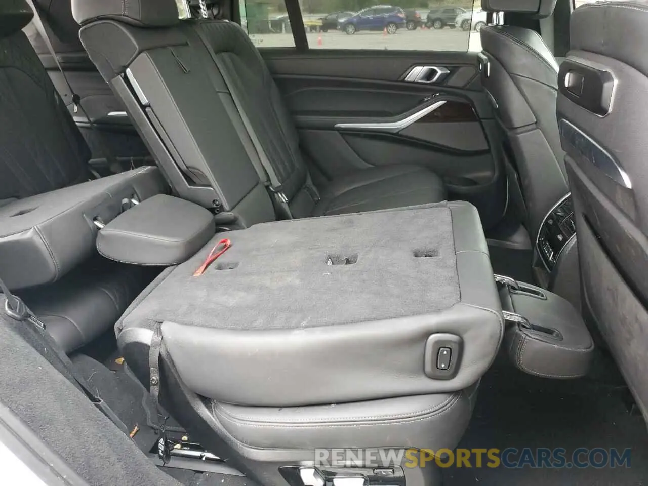 11 Фотография поврежденного автомобиля 5UX23EM06R9S67707 BMW X7 2024