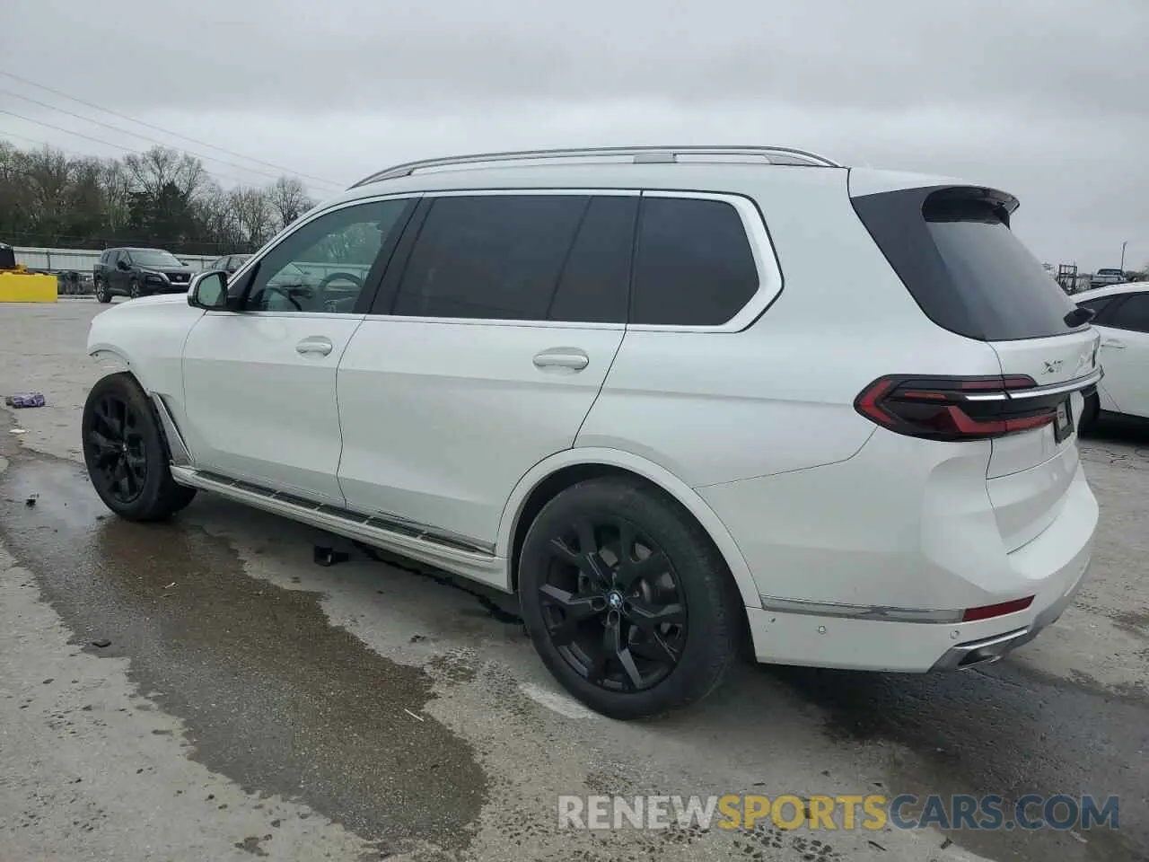2 Фотография поврежденного автомобиля 5UX23EM06R9S67707 BMW X7 2024