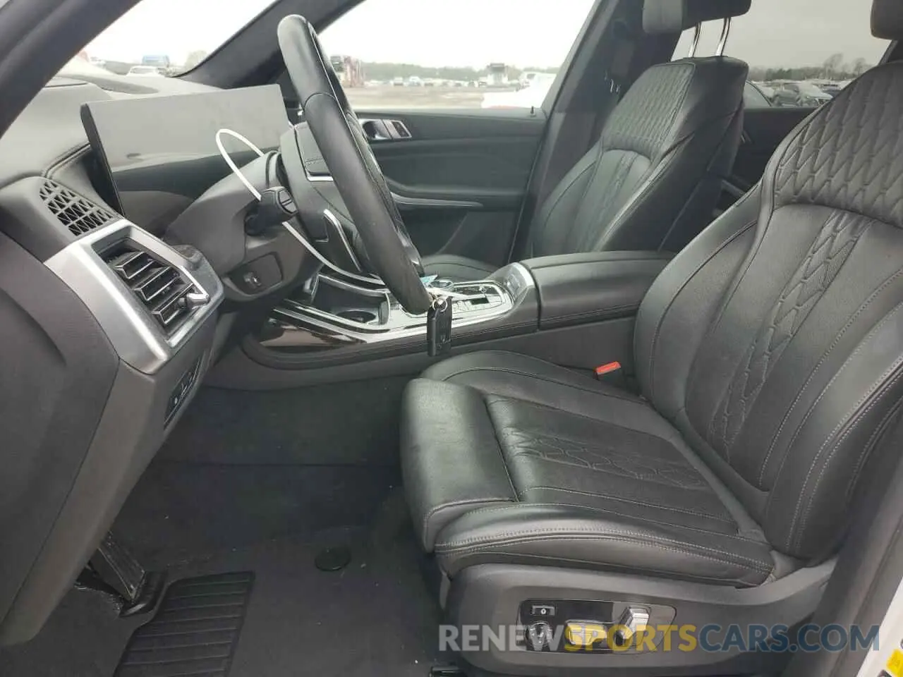 7 Фотография поврежденного автомобиля 5UX23EM06R9S67707 BMW X7 2024