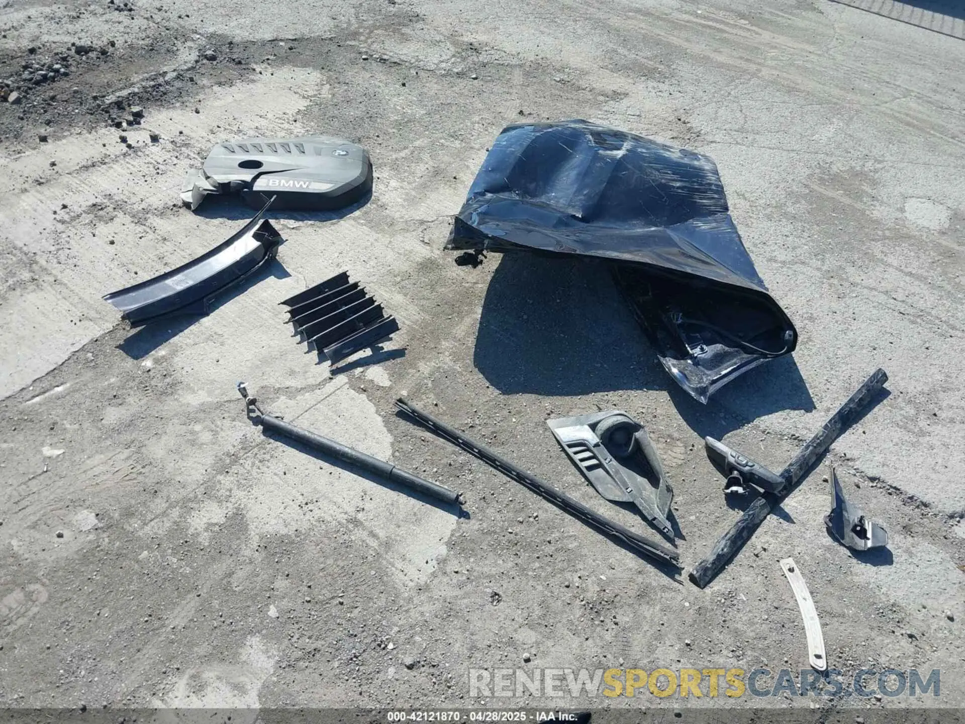 11 Photograph of a damaged car 5UX23EM06R9V71023 BMW X7 2024