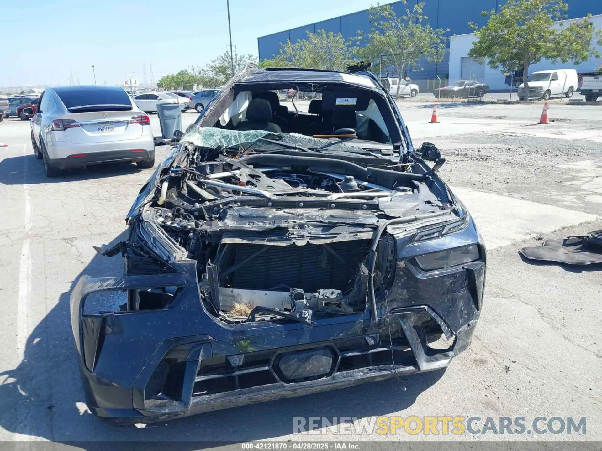 12 Photograph of a damaged car 5UX23EM06R9V71023 BMW X7 2024