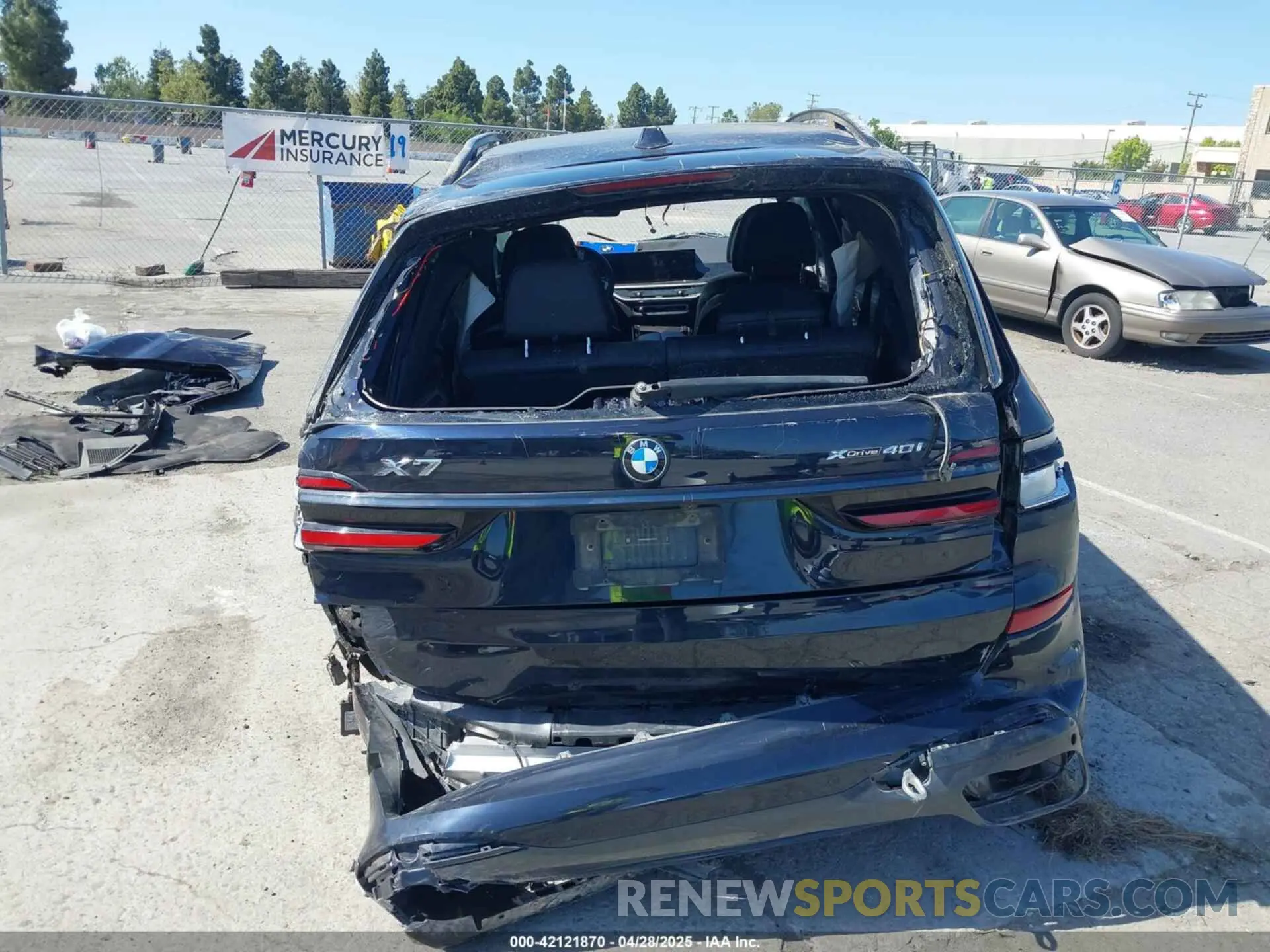 16 Photograph of a damaged car 5UX23EM06R9V71023 BMW X7 2024