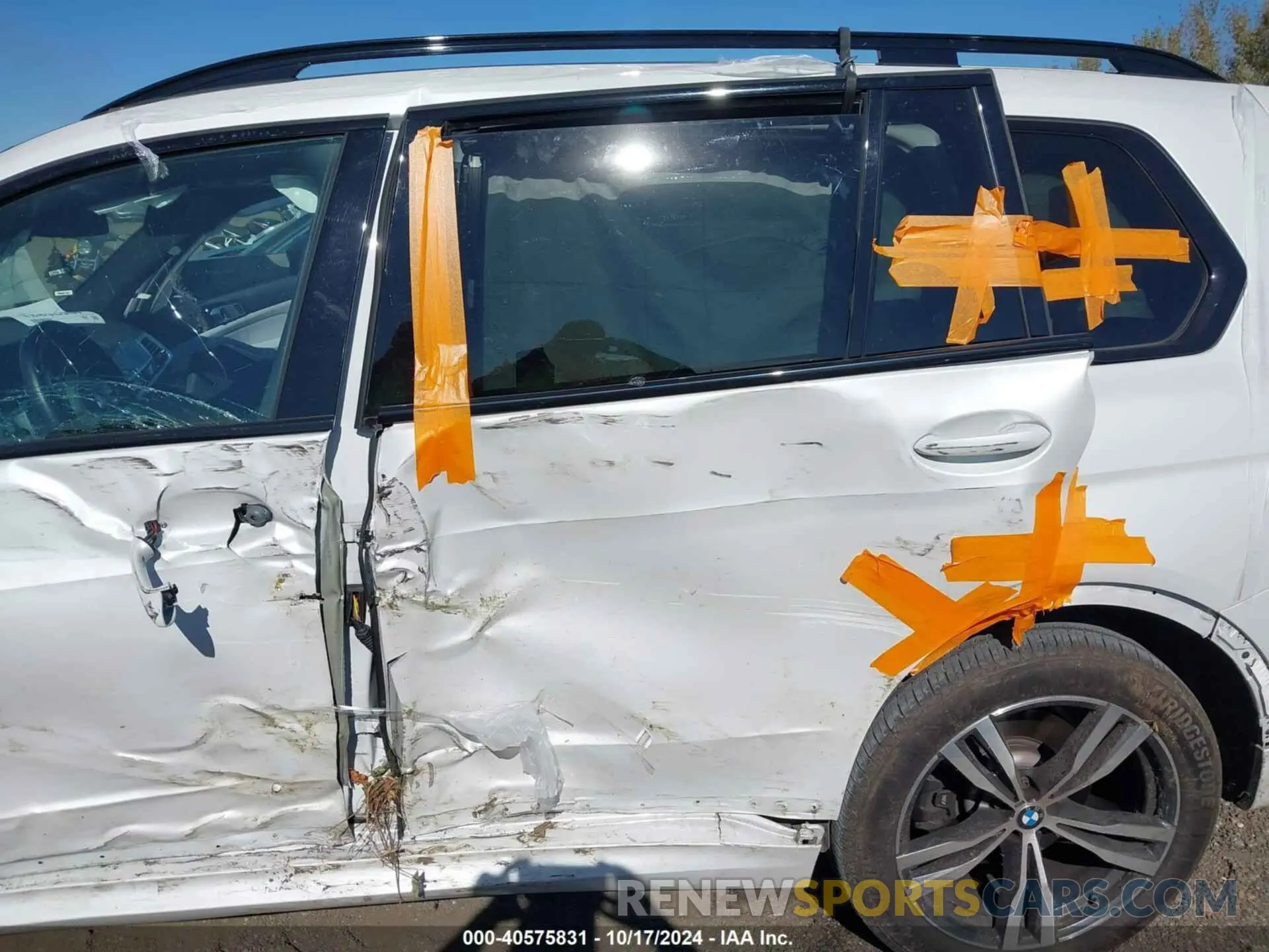 18 Photograph of a damaged car 5UX23EM07R9S29354 BMW X7 2024